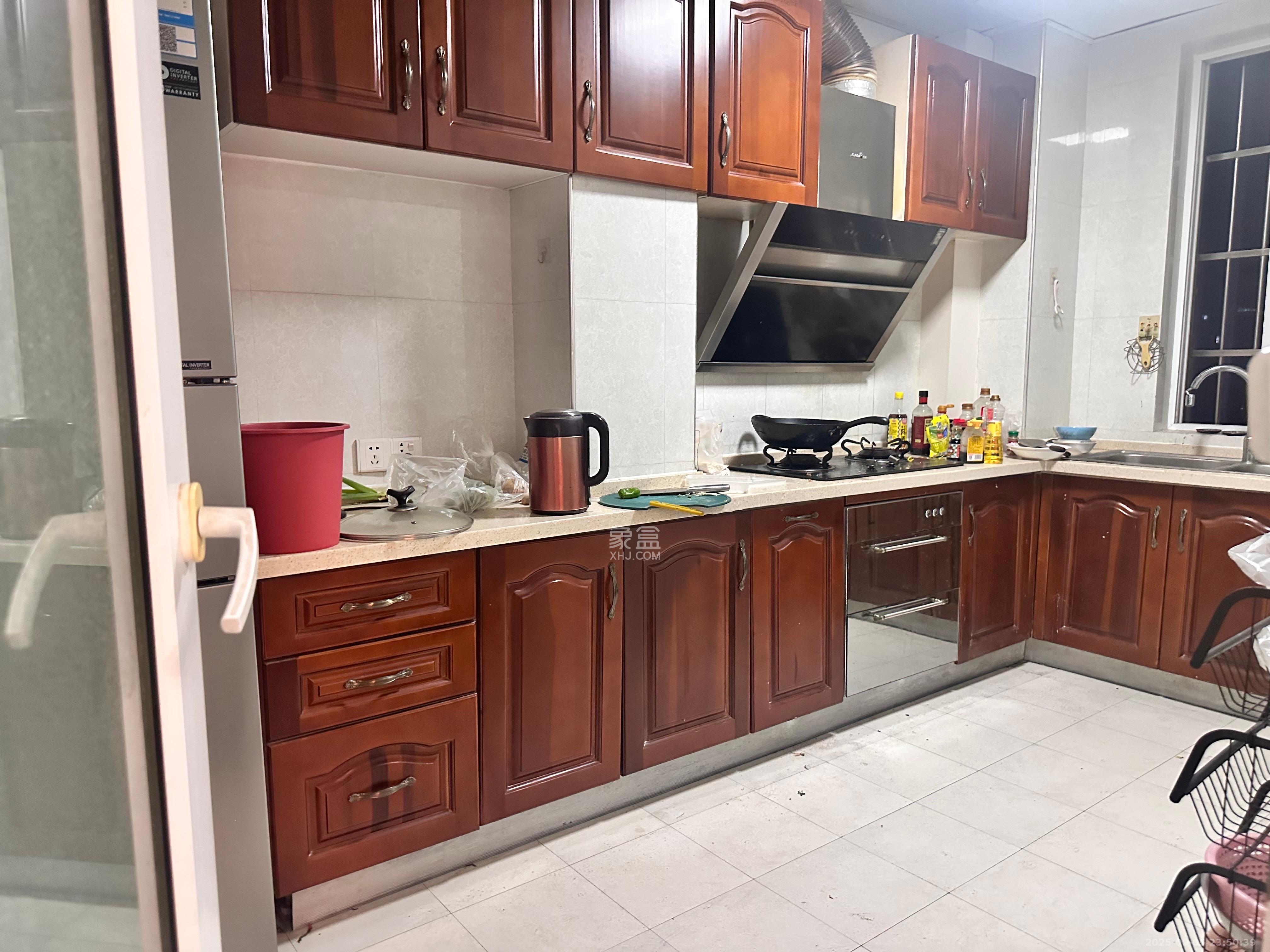 未来现代城 4室2厅2卫 2600.0元/月 未来现代城 4室2厅2卫 2600.0元/月室内图