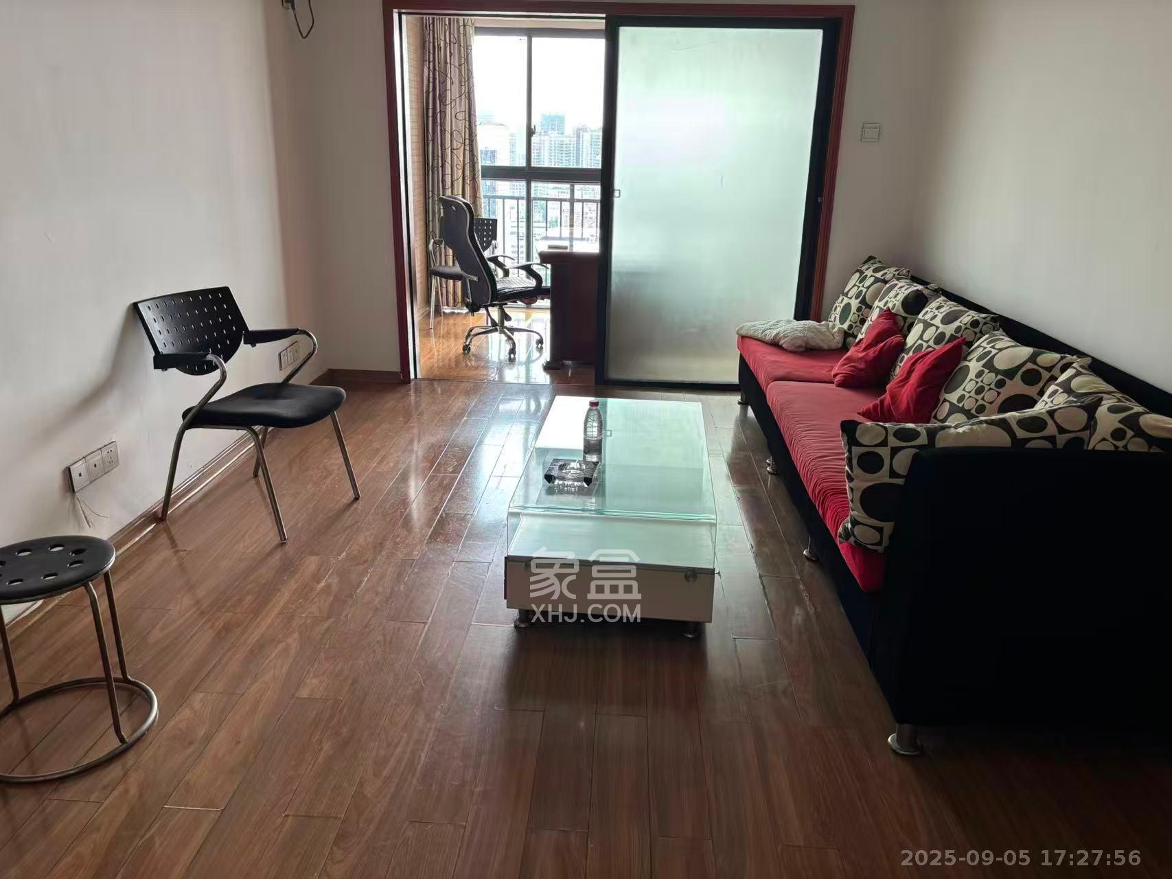 万象新天  2室1厅1卫    2200.0元/月 万象新天  2室1厅1卫    2200.0元/月