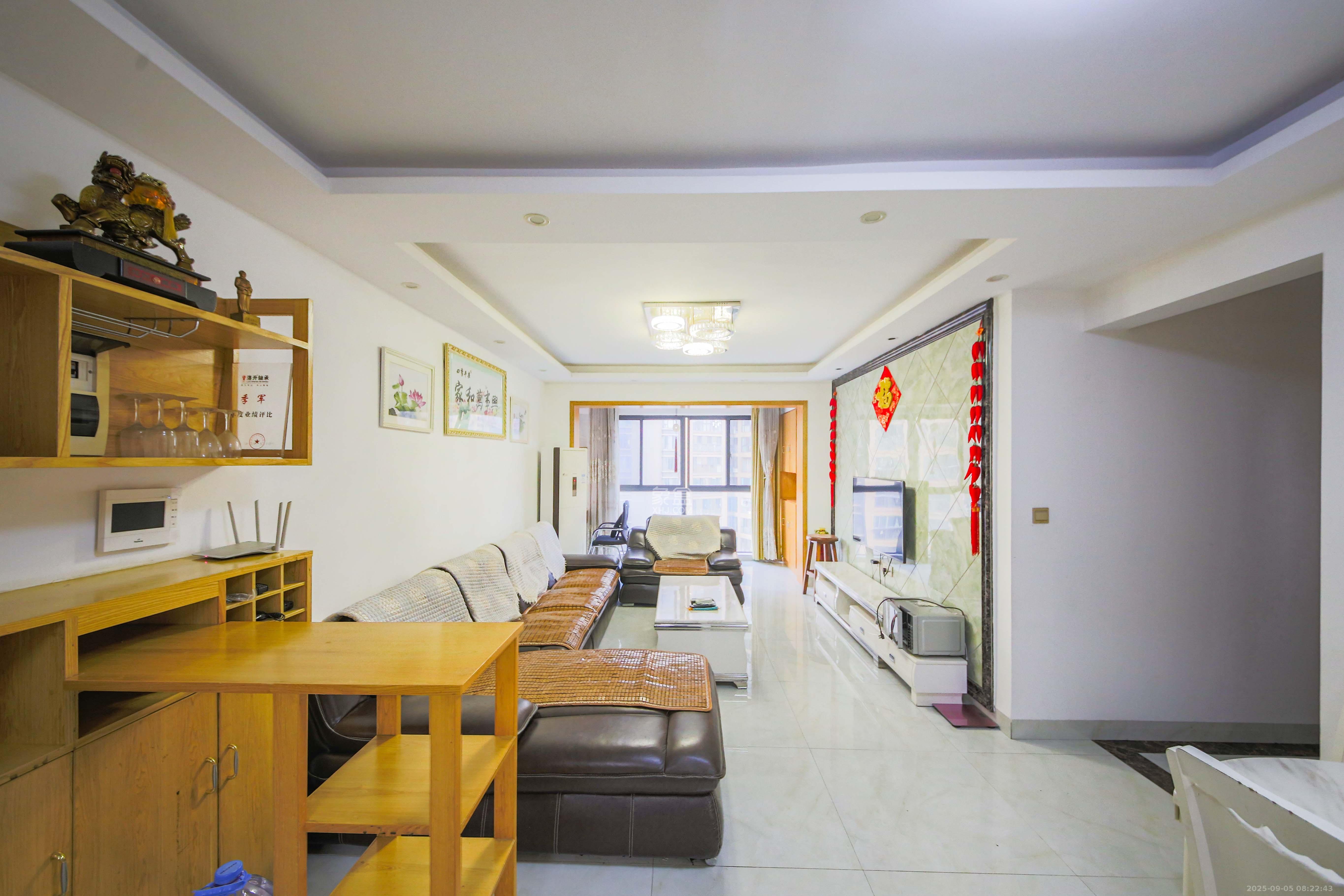 鑫远御文台一期  3室2厅1卫    113.0万 鑫远御文台一期  3室2厅1卫    113.0万客厅