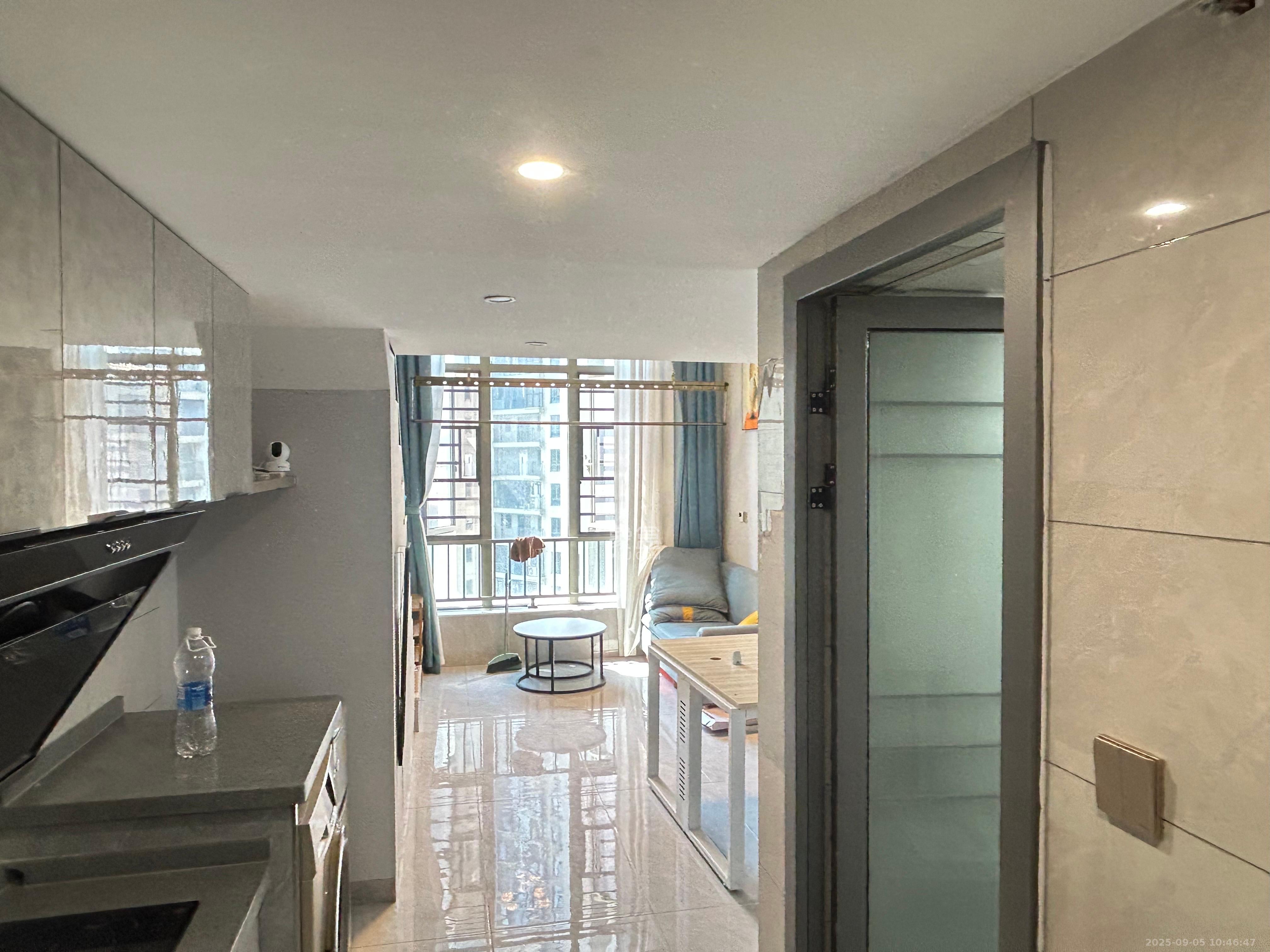 梅溪湖金茂湾  2室1厅1卫    1900.0元/月 梅溪湖金茂湾  2室1厅1卫    1900.0元/月