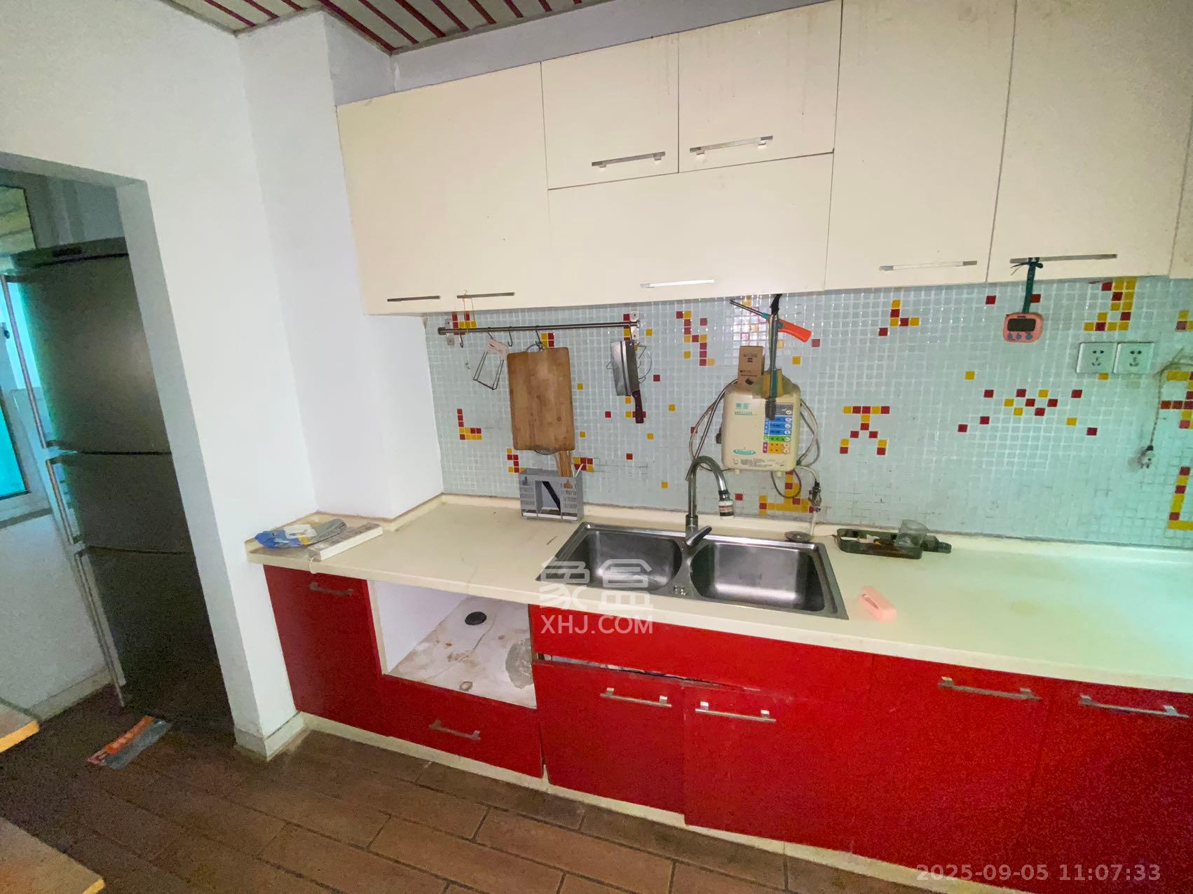 圣爵菲斯  3室2厅2卫    2300.0元/月 圣爵菲斯  3室2厅2卫    2300.0元/月室内图