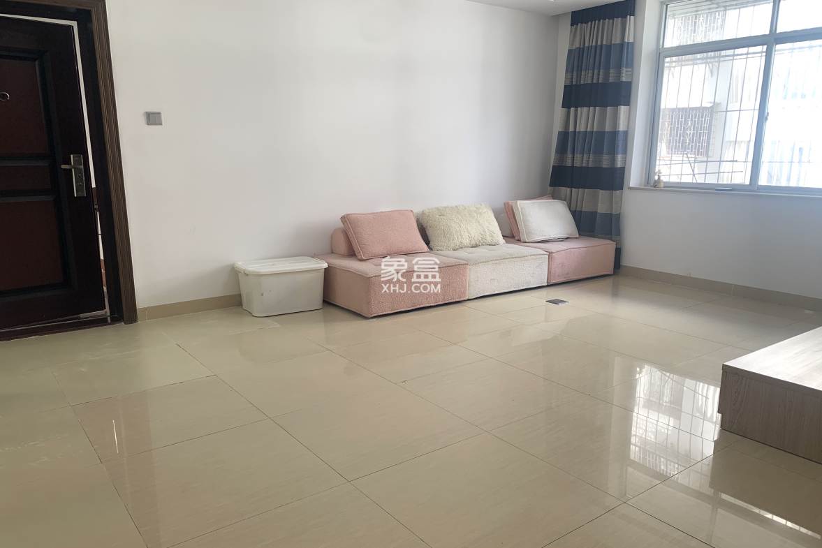 复转军官公寓  1室2厅1卫    2400.0元/月 复转军官公寓  1室2厅1卫    2400.0元/月室内图