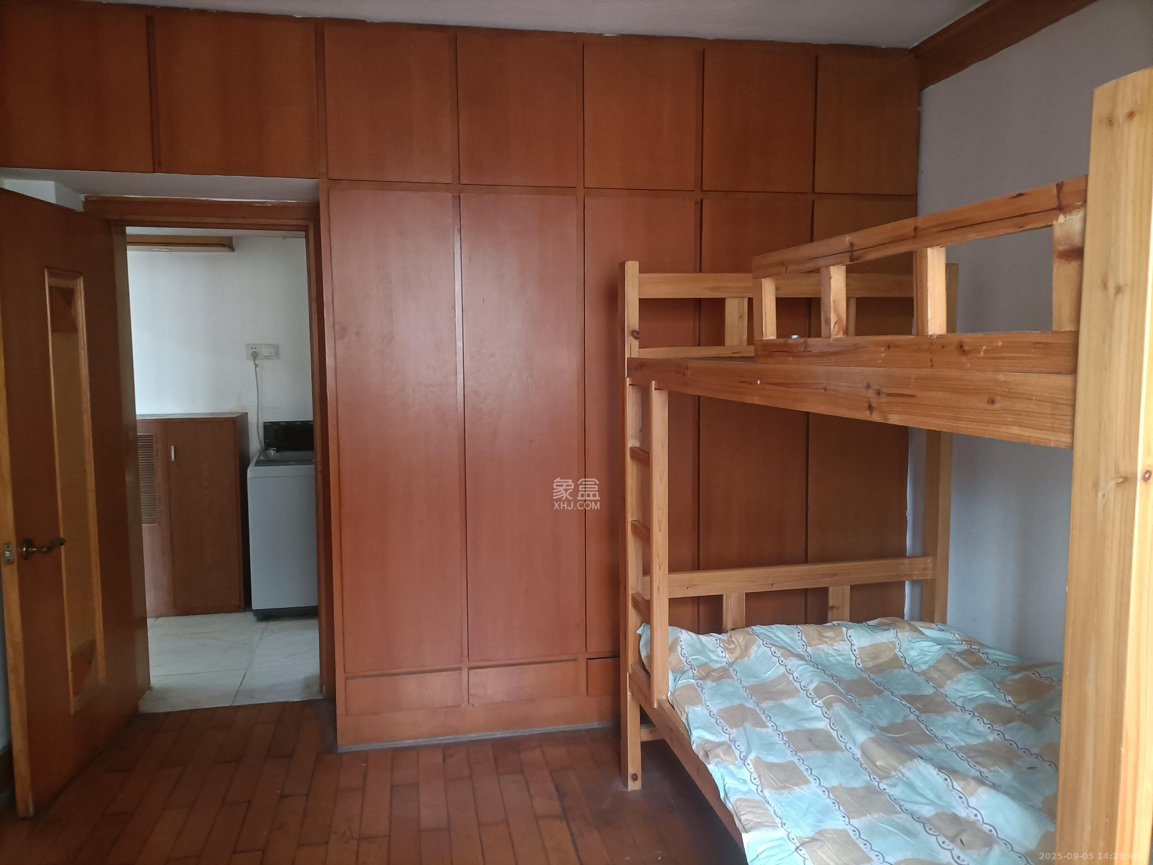 新世界百货(湖南供销大厦)  2室1厅1卫    2500.0元/月 新世界百货(湖南供销大厦)  2室1厅1卫    2500.0元/月室内图