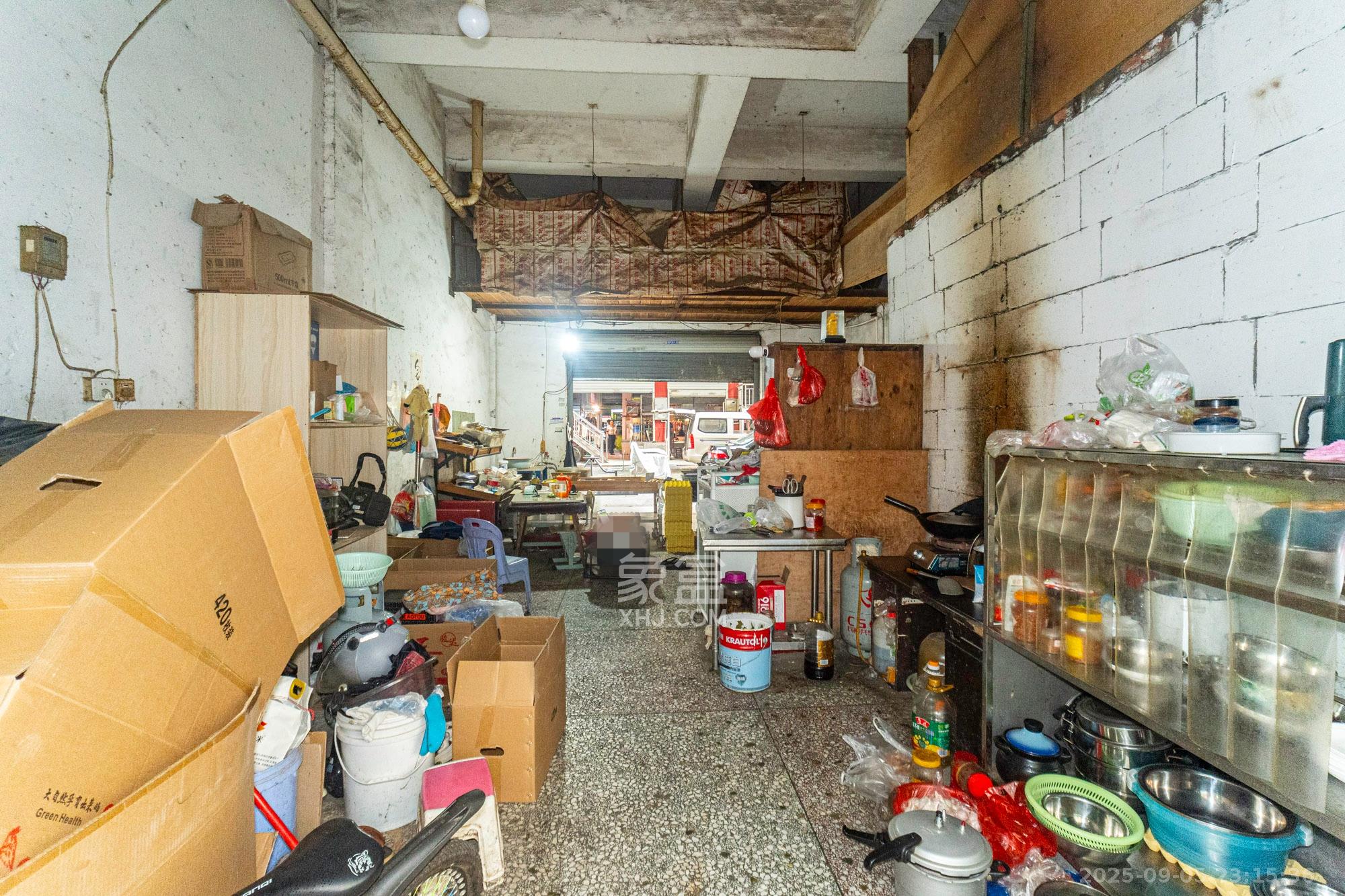 城西安置小区  10室4厅4卫    258.0万客厅