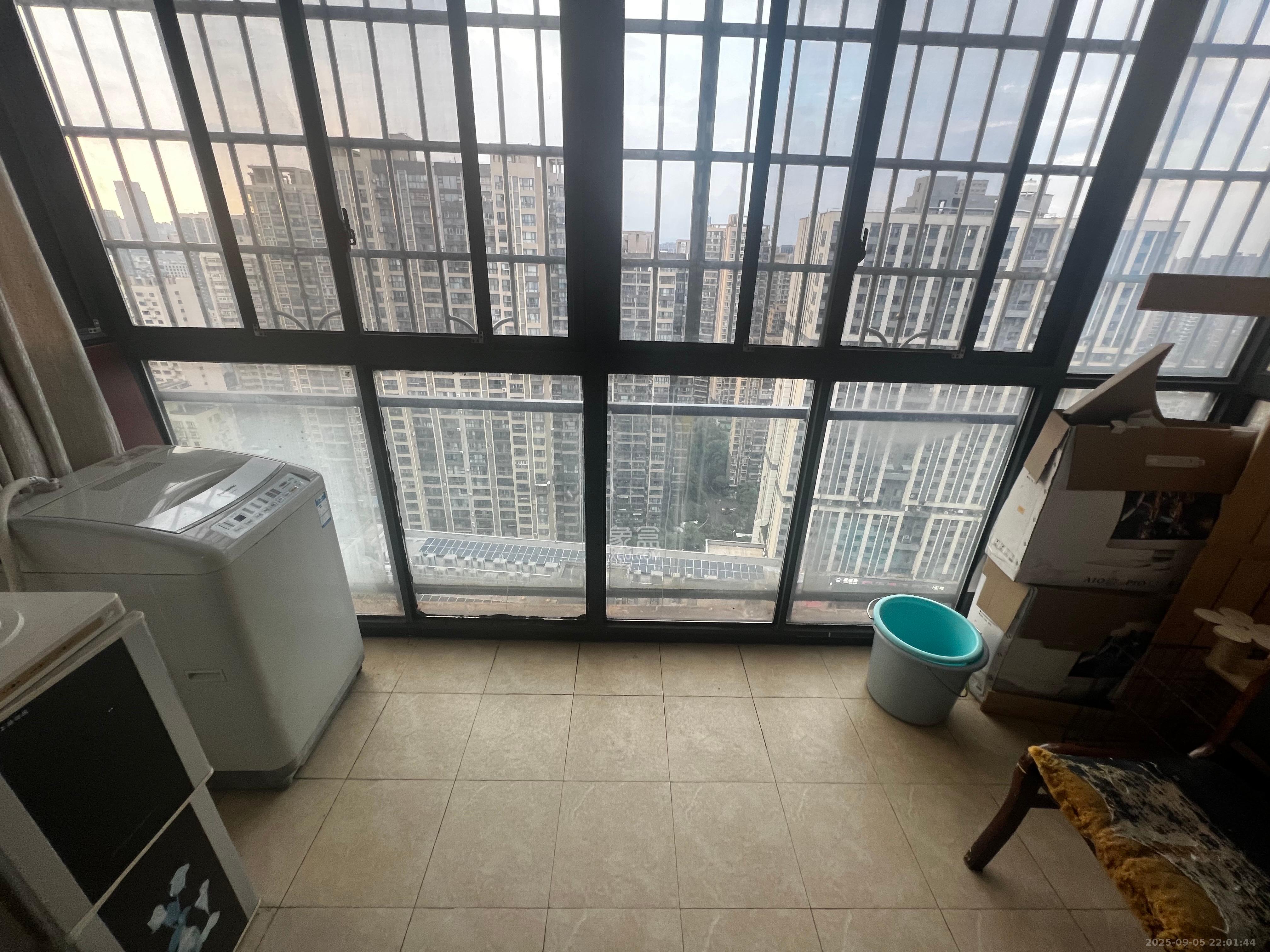 鸿基橄榄君庭 4室2厅2卫 3000.0元/月 鸿基橄榄君庭 4室2厅2卫 3000.0元/月室内图