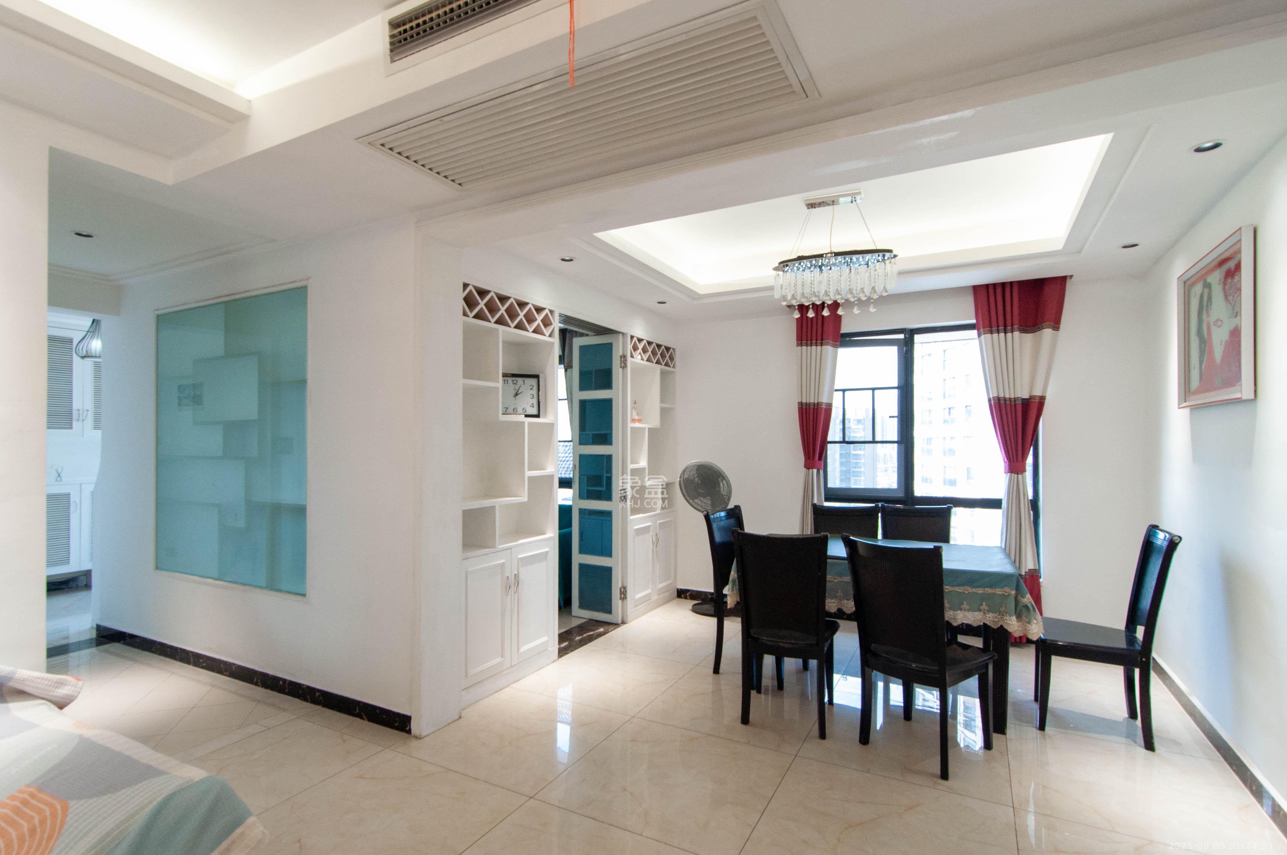 达美D6区 4室2厅2卫 148.0万 达美D6区 4室2厅2卫 148.0万客厅