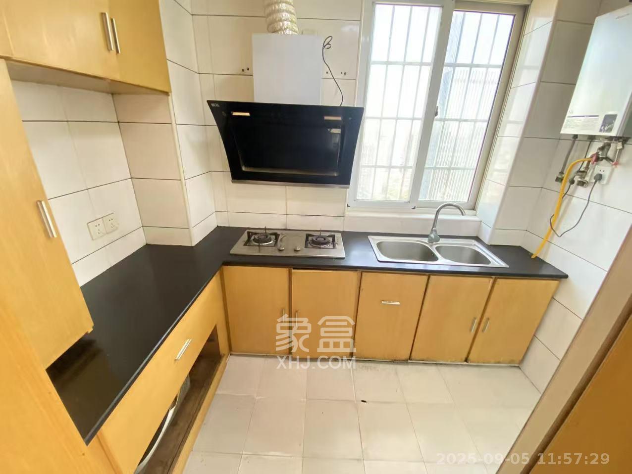 巧克力空间(建鸿达现代大厦) 3室1厅1卫 1700.0元/月 巧克力空间(建鸿达现代大厦) 3室1厅1卫 1700.0元/月室内图