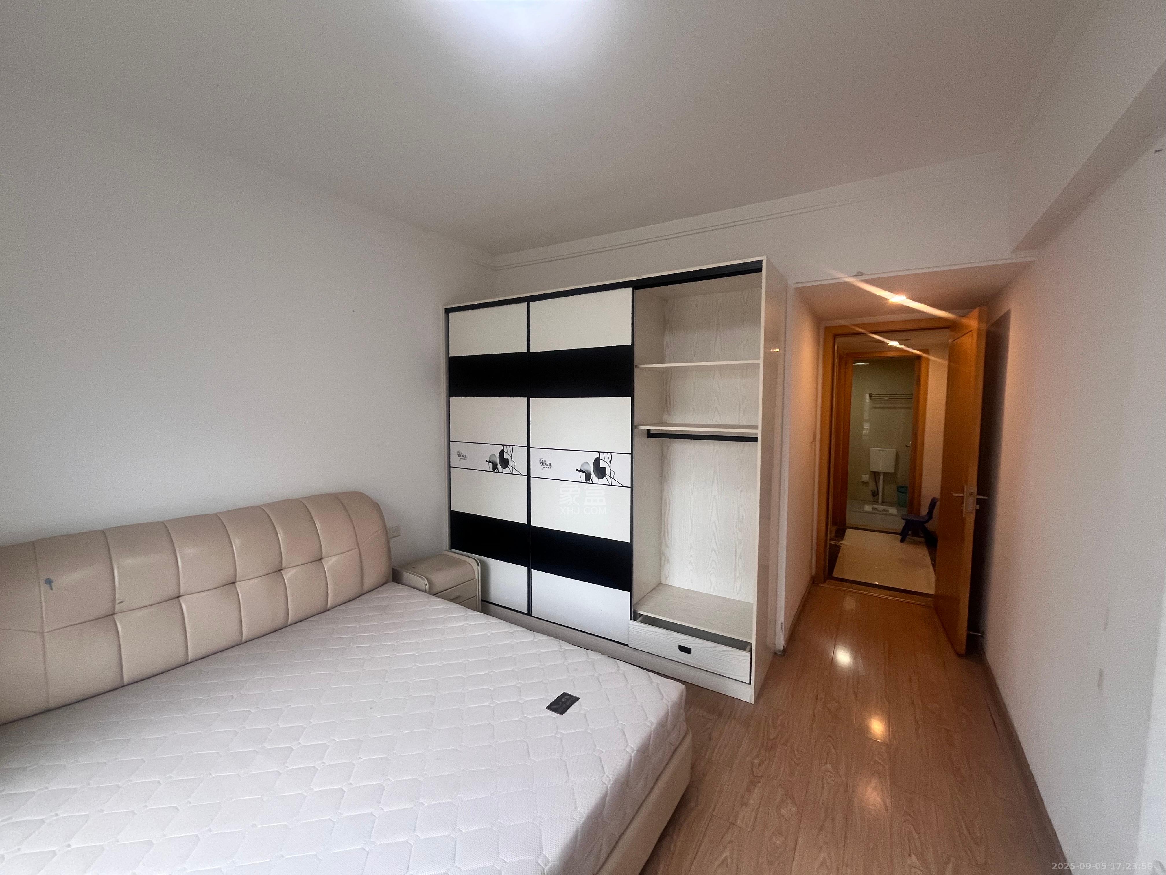 珠江郦城薰衣道  3室2厅1卫    2100.0元/月室内图