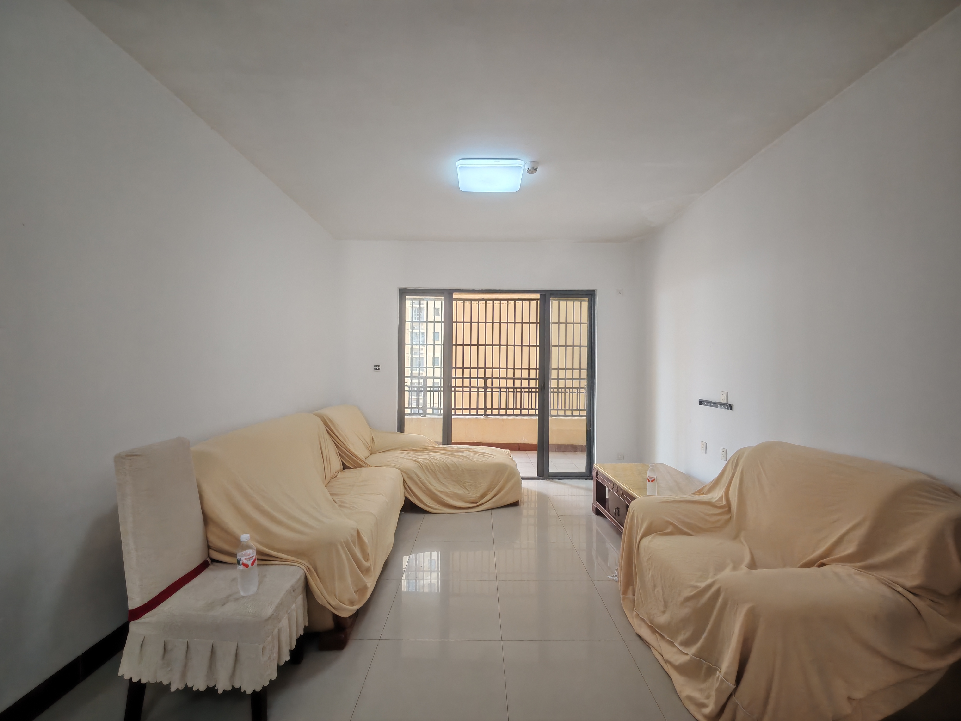 美舍嘉苑一期  4室2厅2卫    2800.0元/月室内图