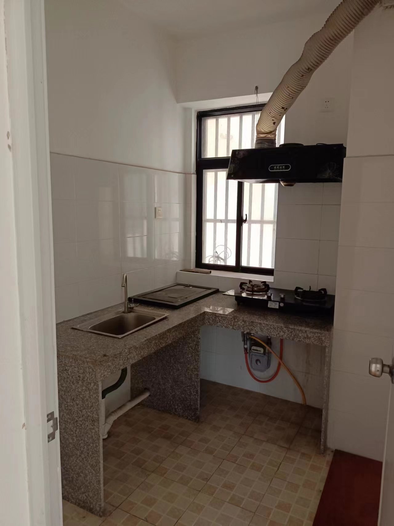 盛达景都三期  3室2厅1卫    2700.0元/月室内图