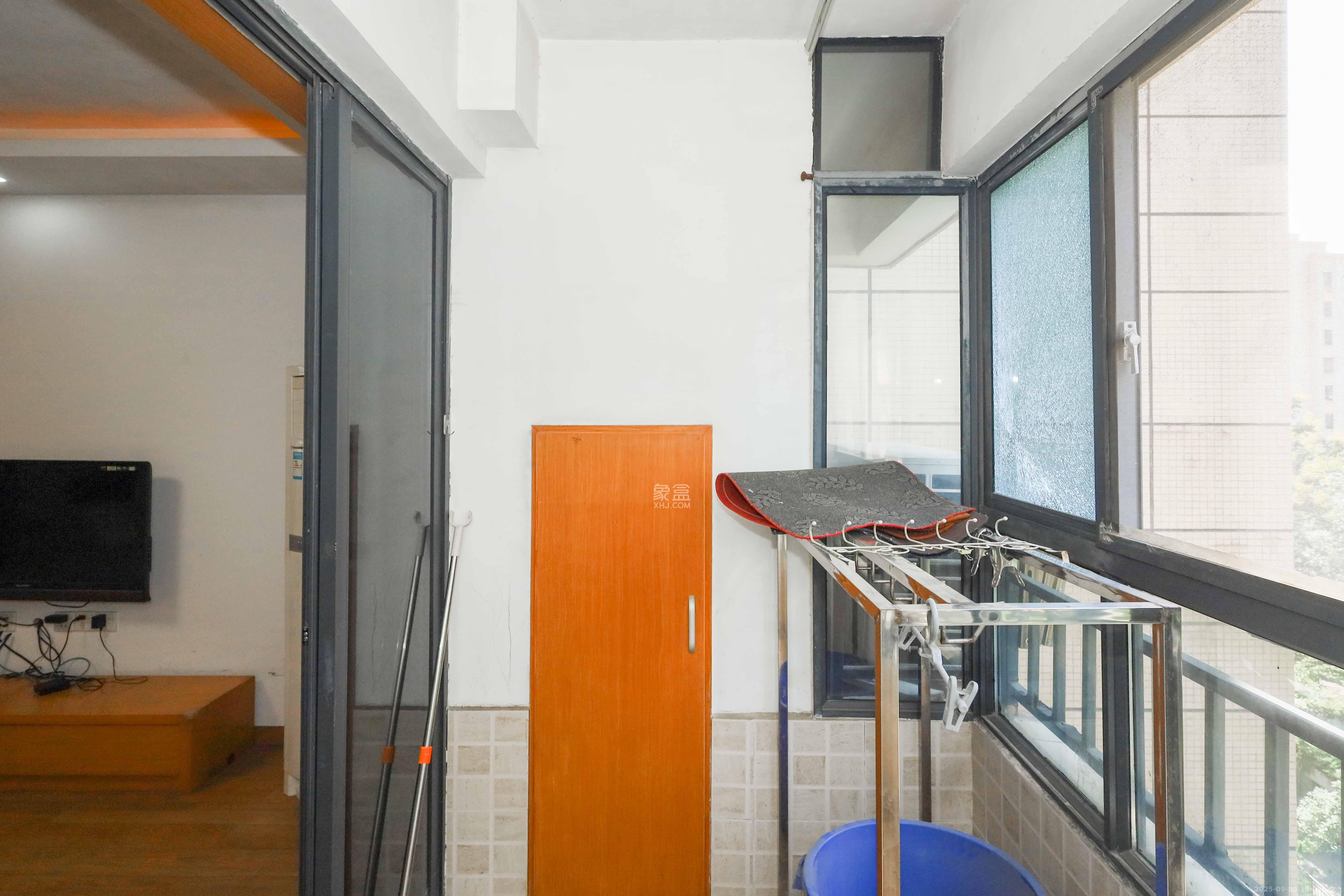 保利麓谷林语A区  3室2厅1卫    88.8万阳台