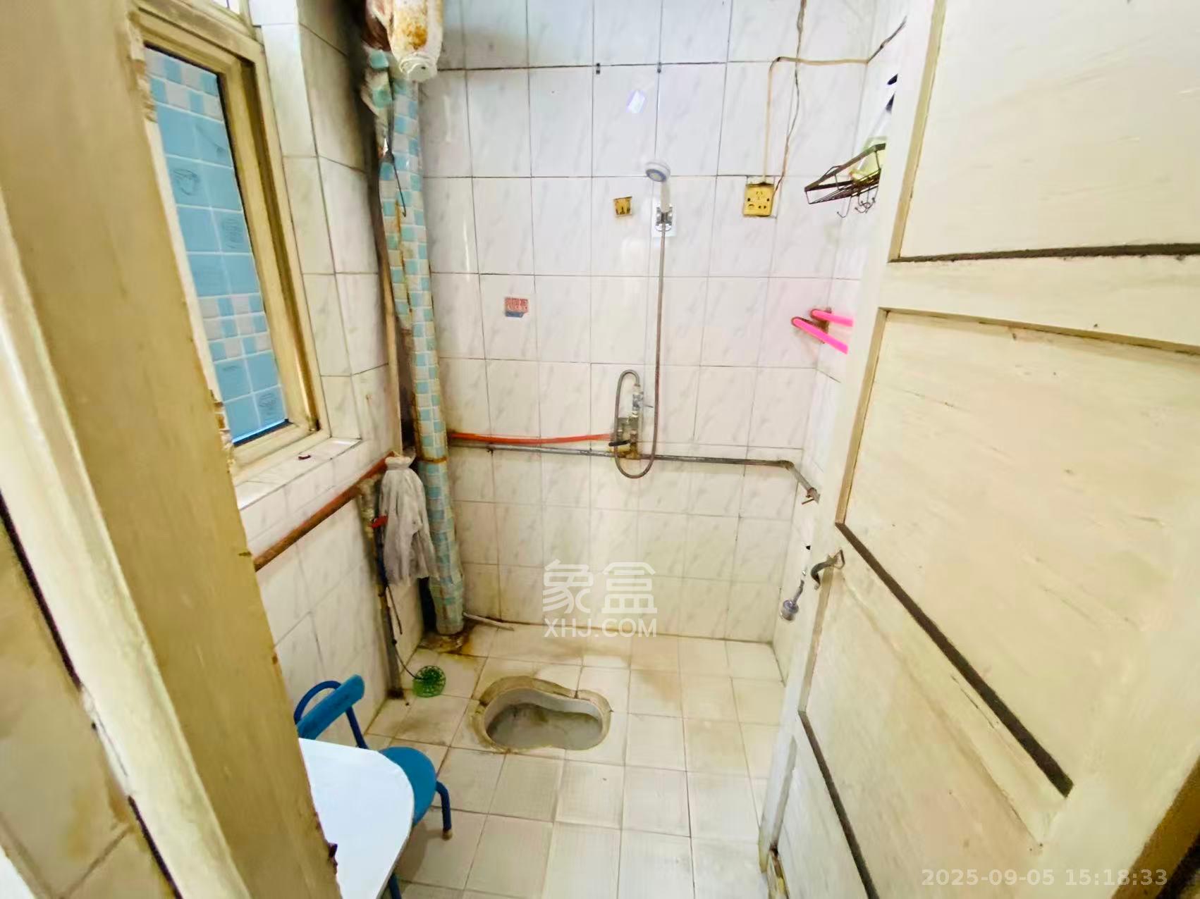 楚湘街二条巷散盘  1室0厅0卫    1200.0元/月室内图