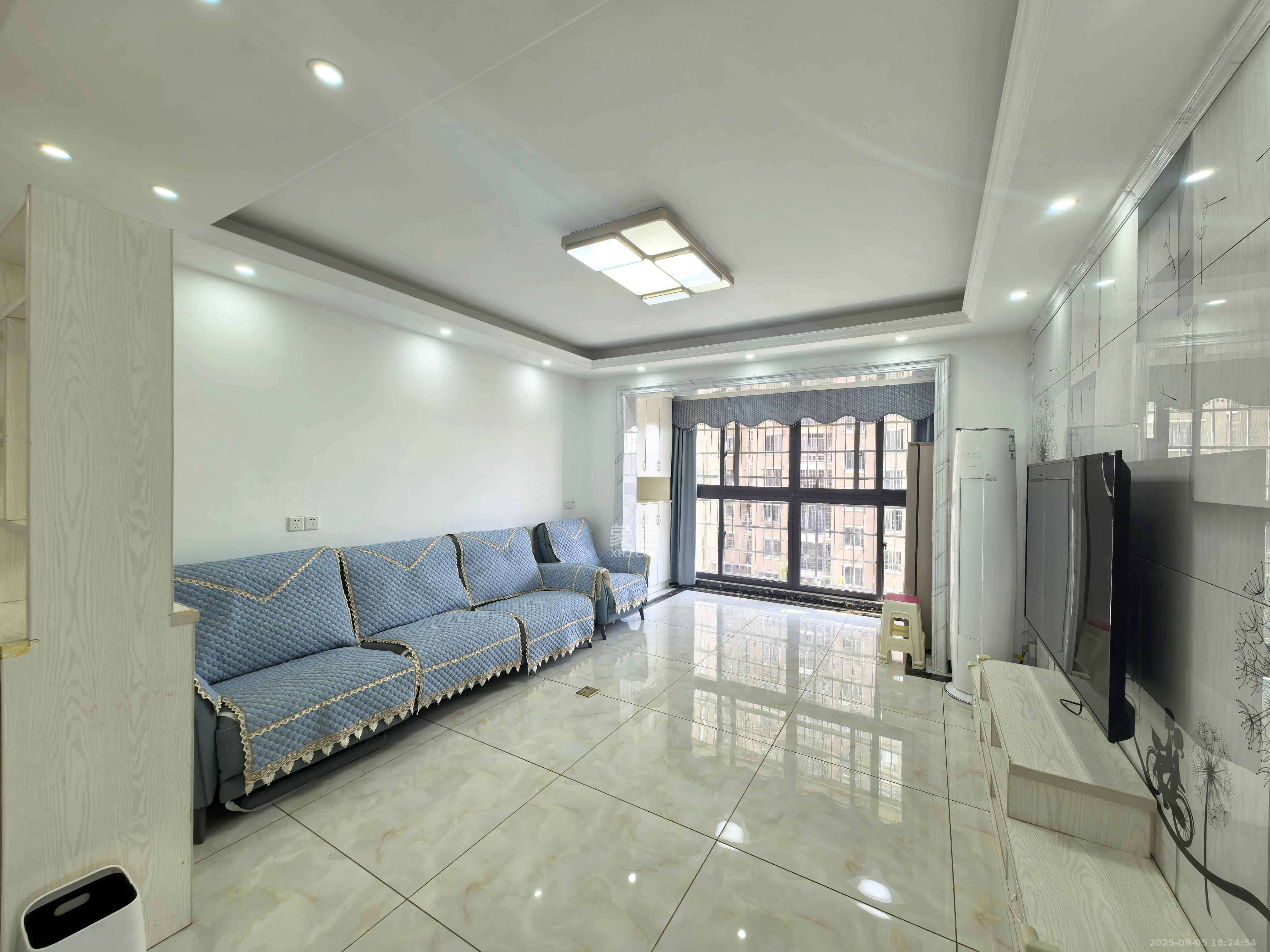 和润园一、二期 3室2厅1卫 2200.0元/月 和润园一、二期 3室2厅1卫 2200.0元/月室内图