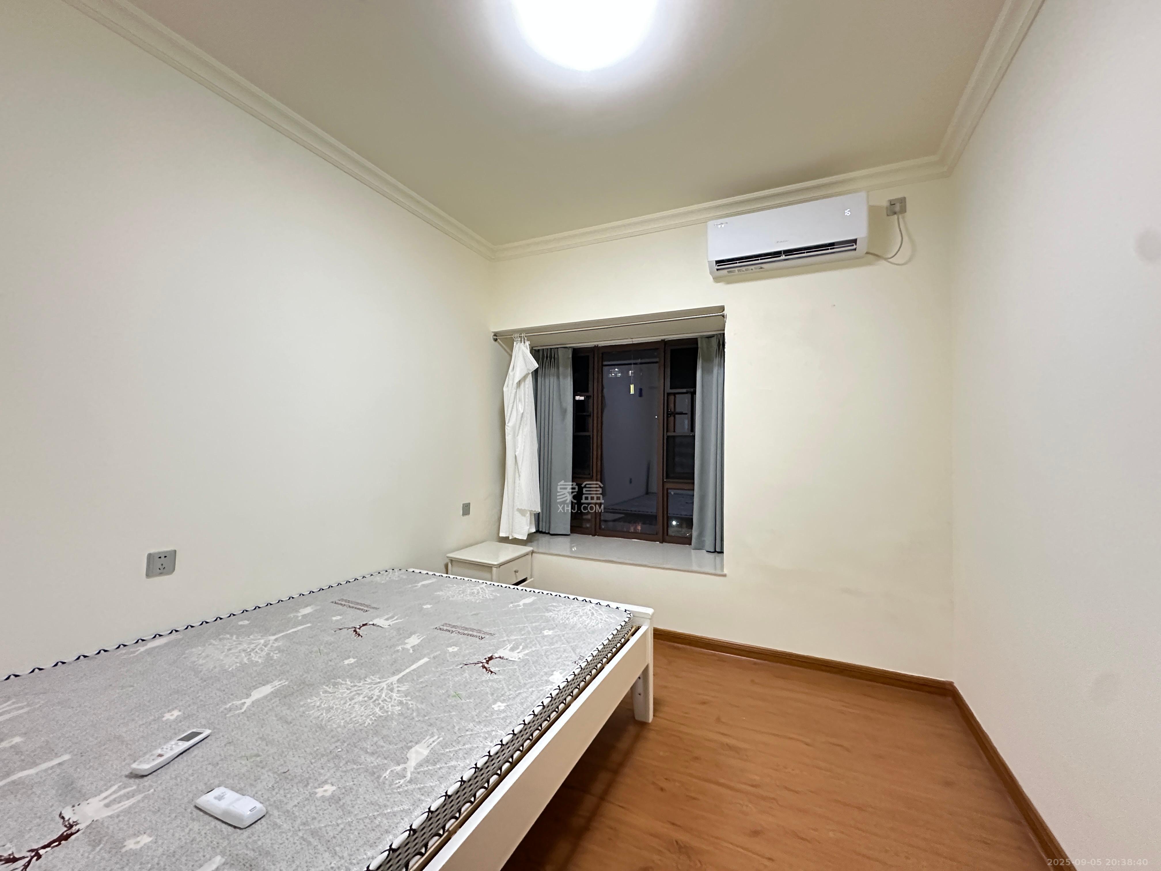 碧桂园高尔夫花园  4室2厅2卫    2600.0元/月室内图