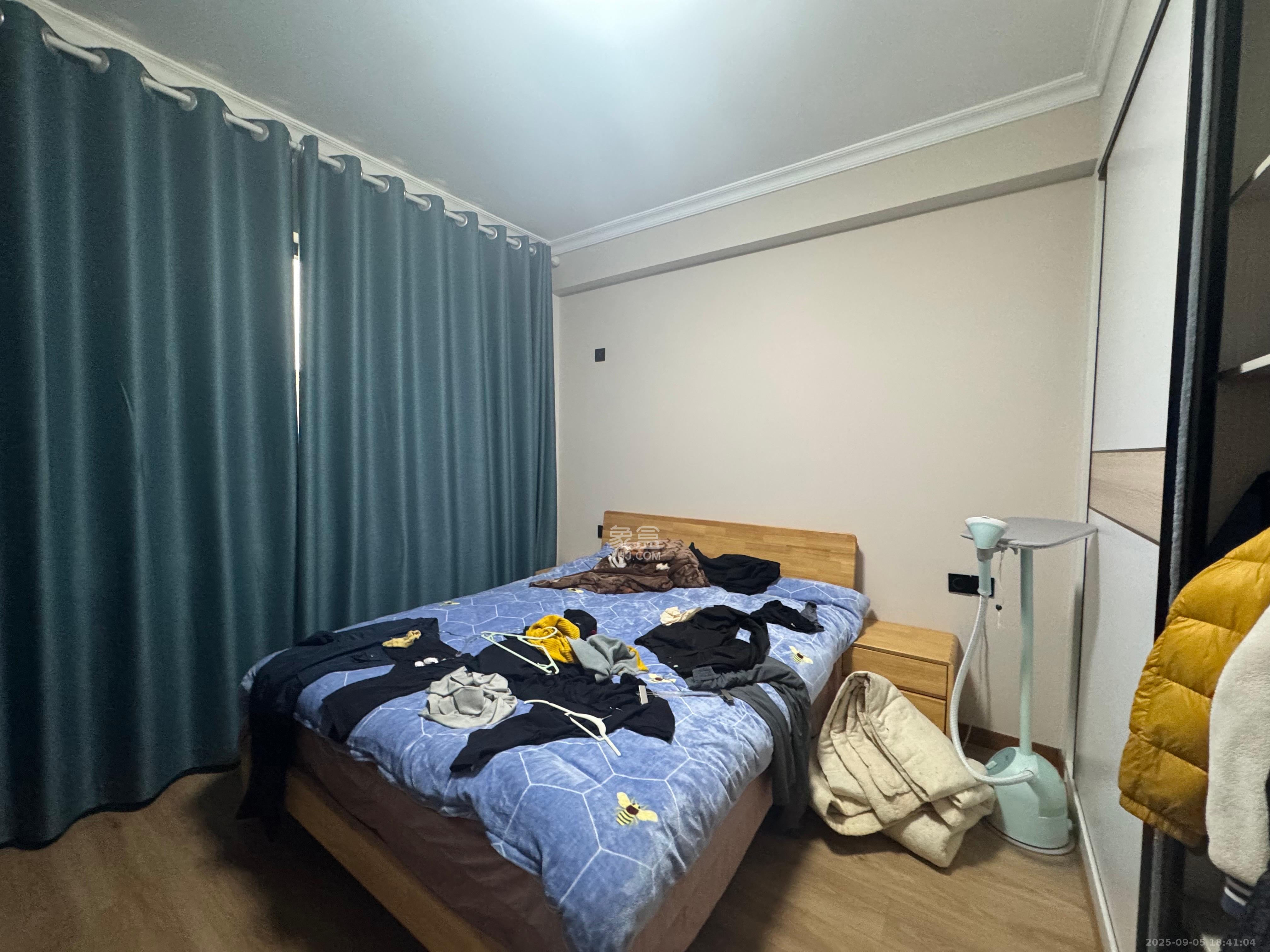 中南红领邦（红星嘉和苑）  4室2厅2卫    3500.0元/月室内图