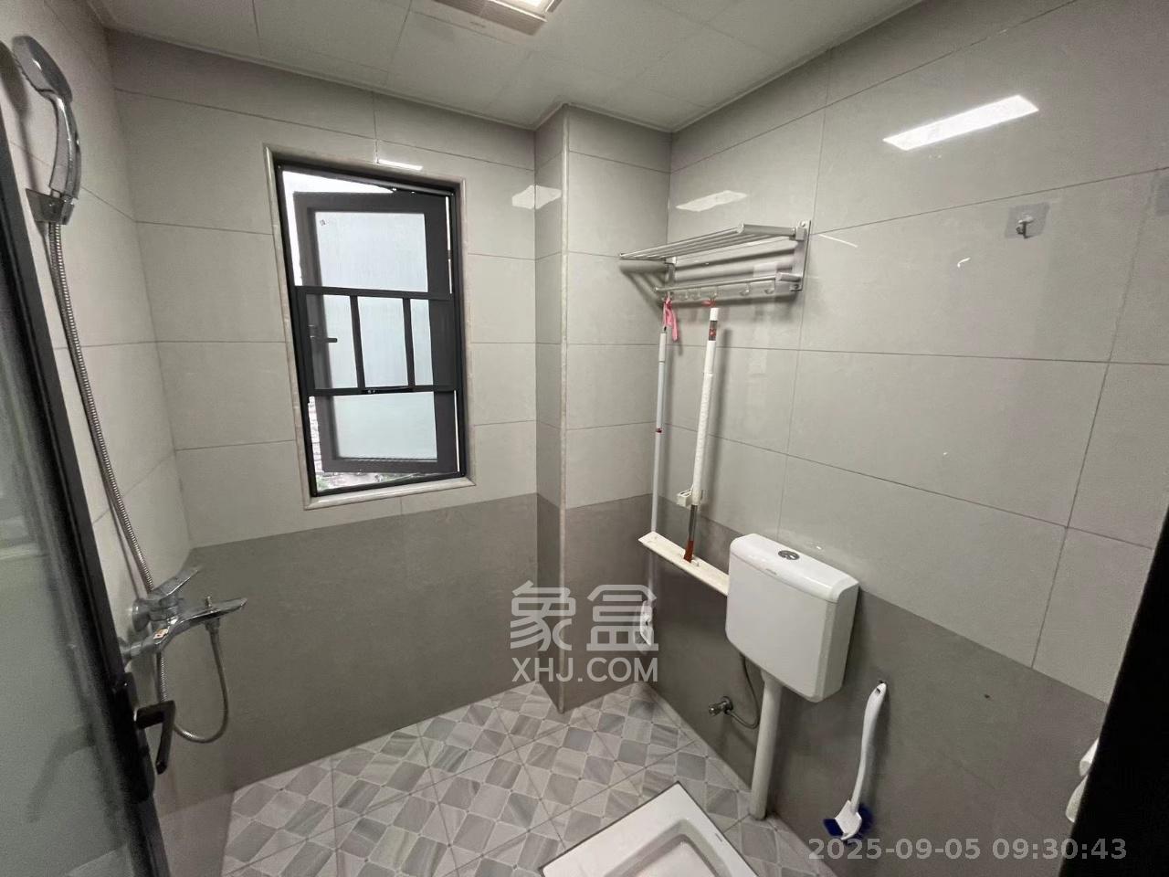 长房云时代  3室2厅1卫    2500.0元/月室内图