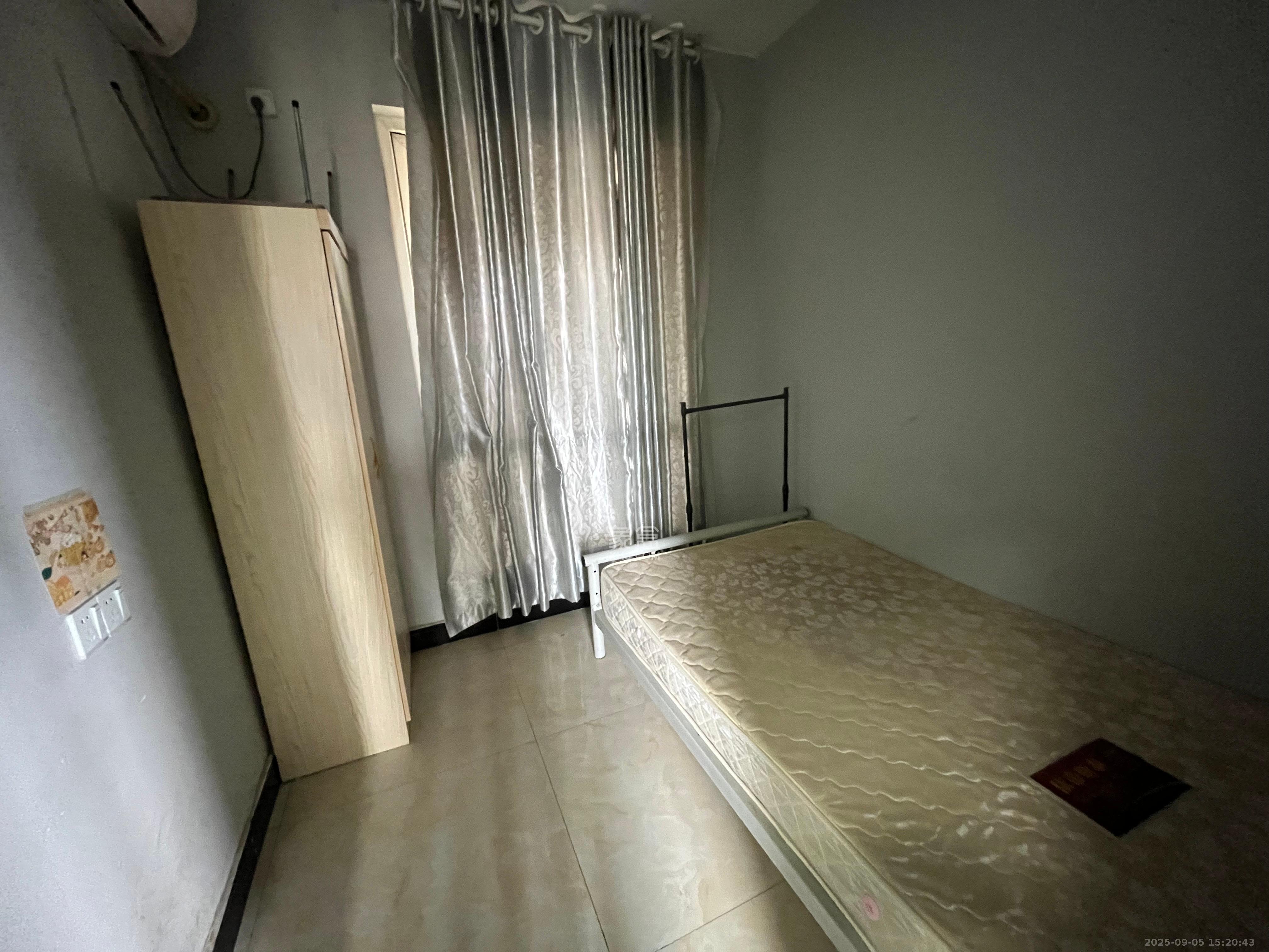 蓝光幸福满庭 3室2厅1卫 1800.0元/月 蓝光幸福满庭 3室2厅1卫 1800.0元/月室内图