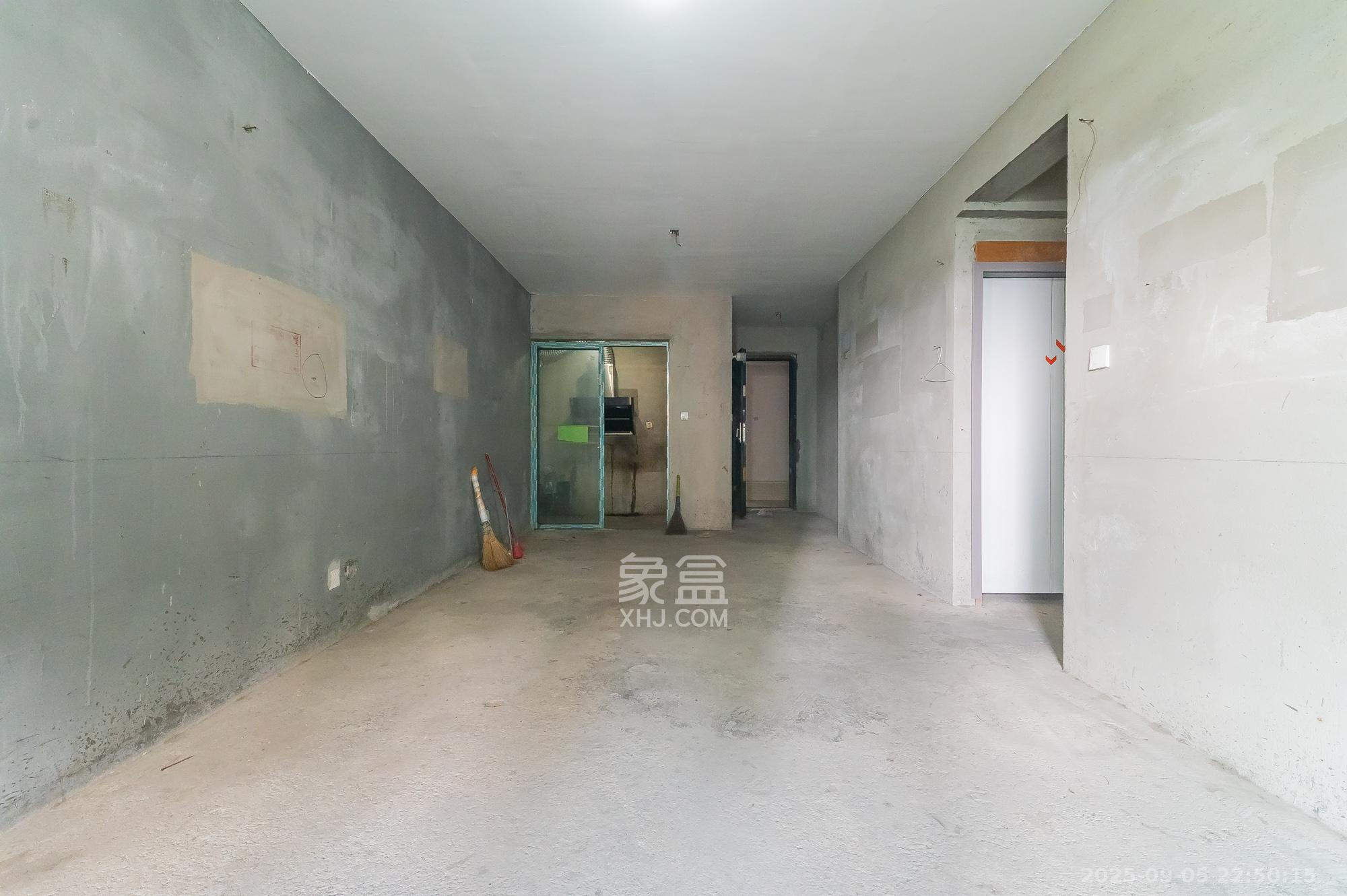 海伦春天  3室2厅1卫    59.8万 海伦春天  3室2厅1卫    59.8万客厅