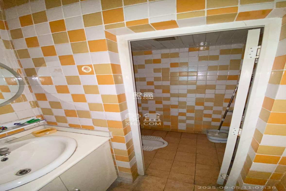 圣爵菲斯  3室2厅2卫    2300.0元/月 圣爵菲斯  3室2厅2卫    2300.0元/月室内图