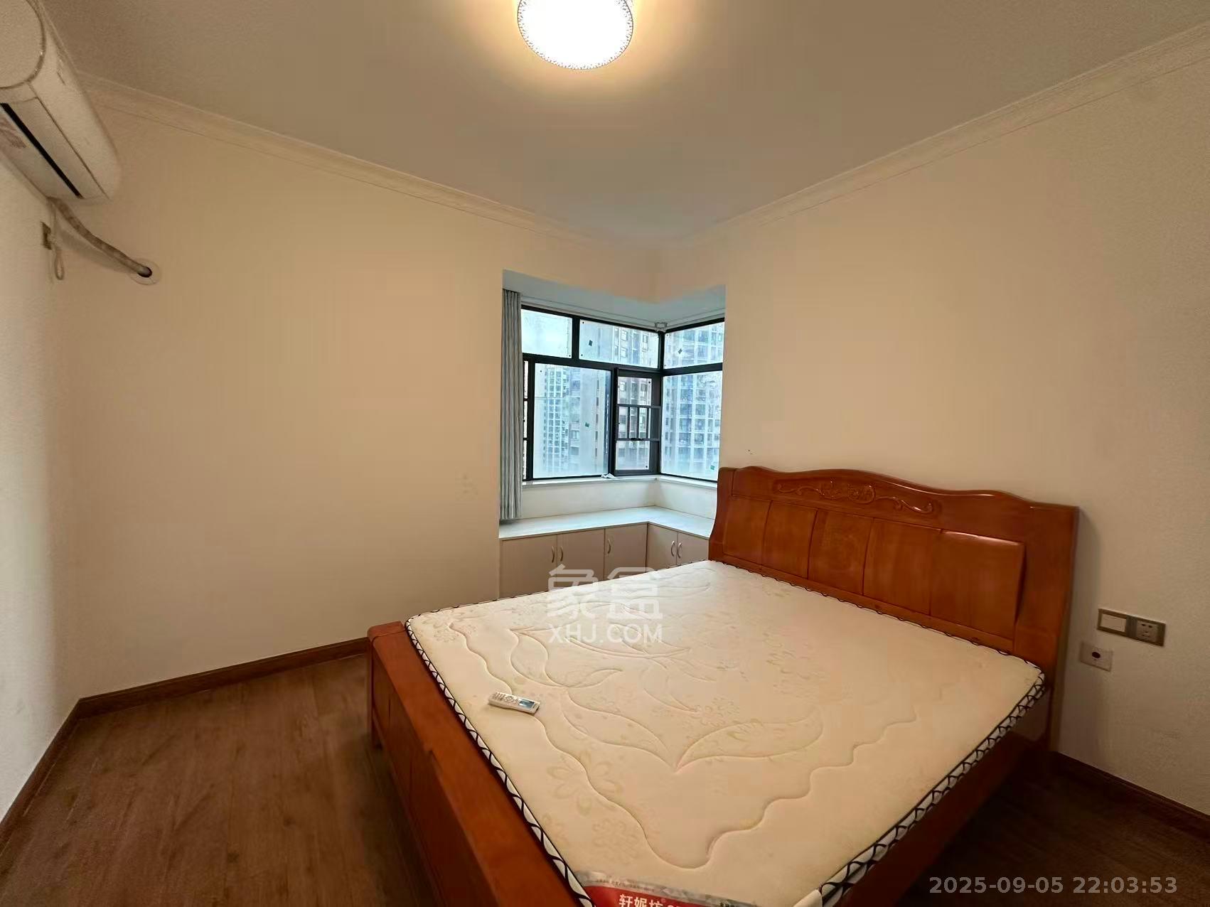 辉煌国际城二期  3室1厅1卫    2500.0元/月室内图