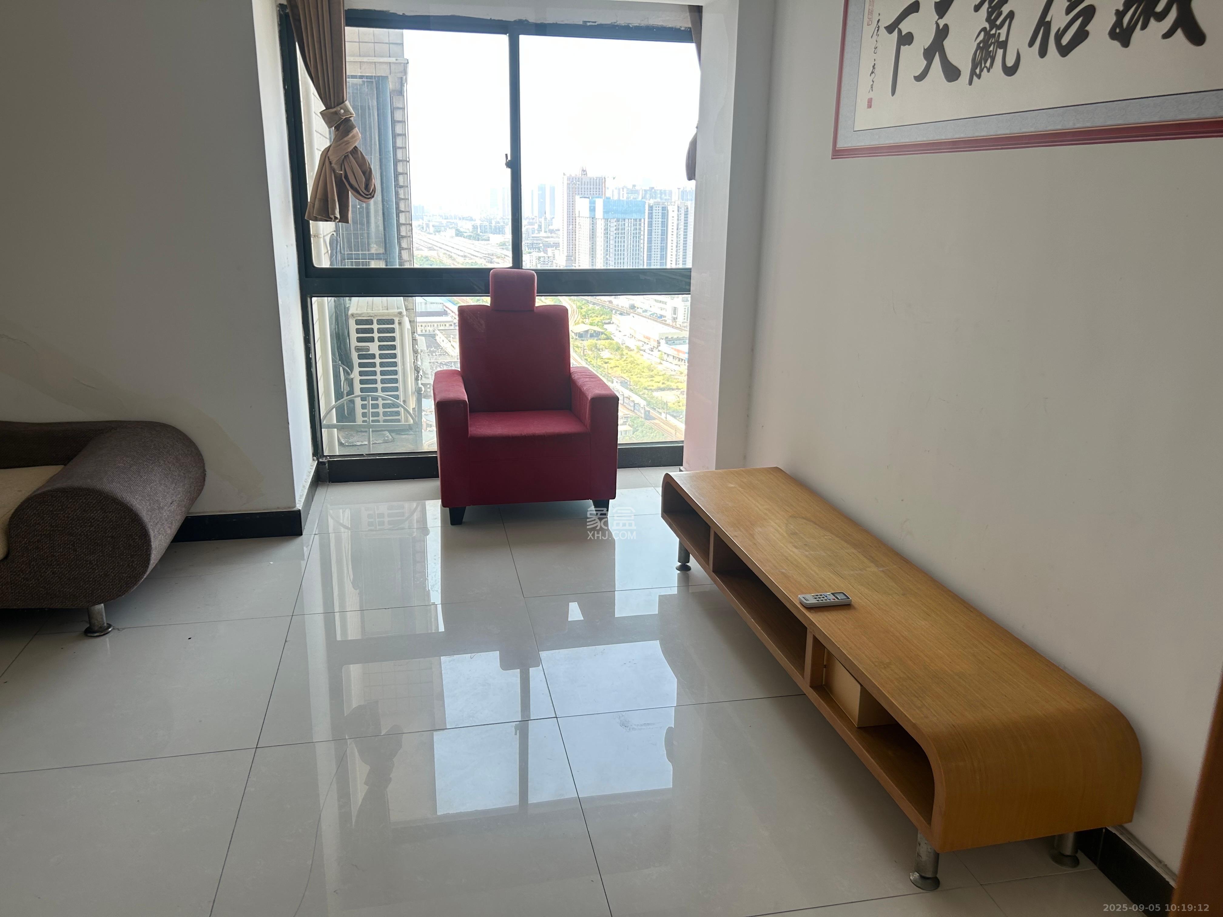 上东印象  2室2厅1卫    2200.0元/月室内图