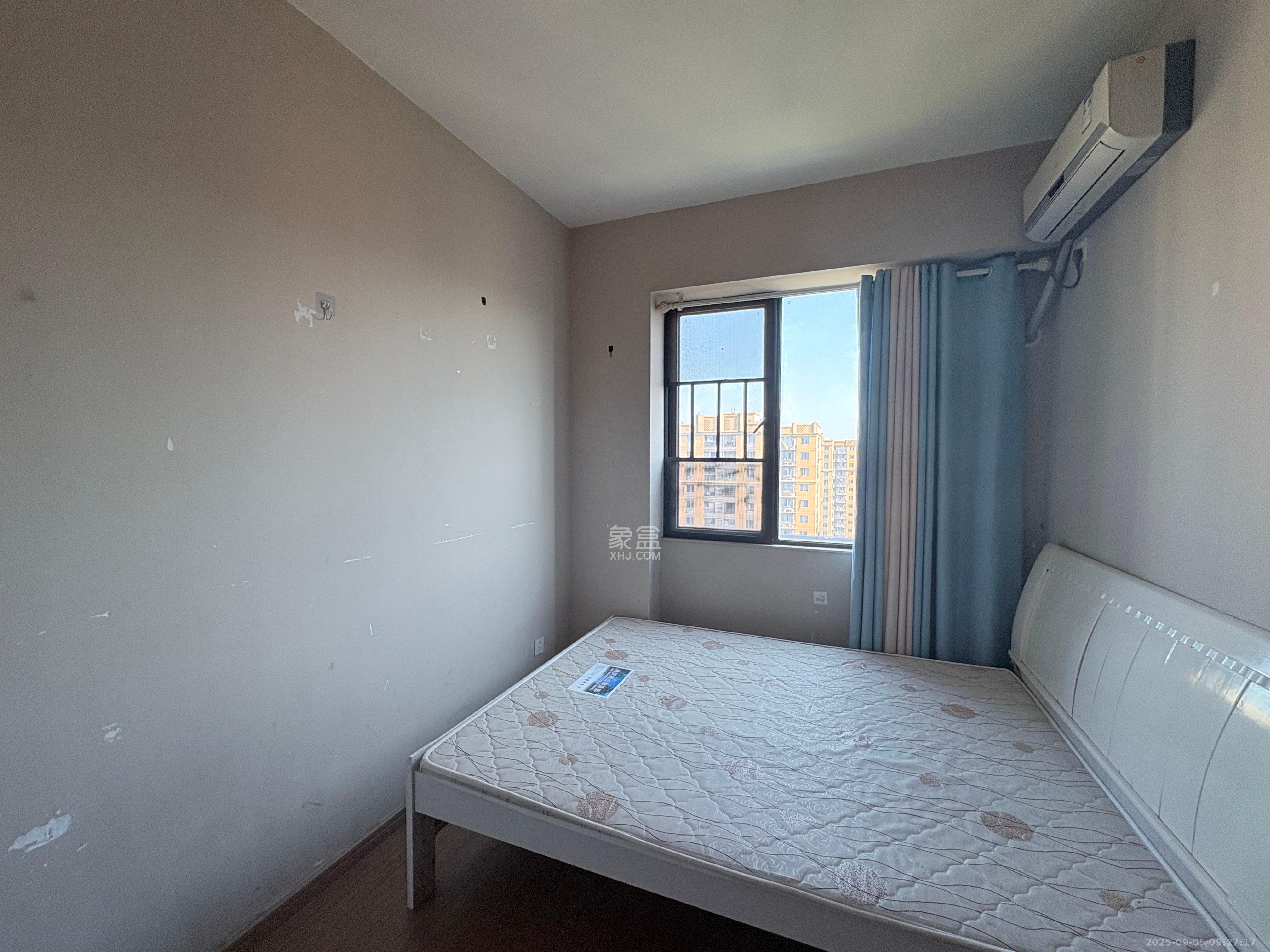 麓谷小镇  3室2厅1卫    1900.0元/月室内图