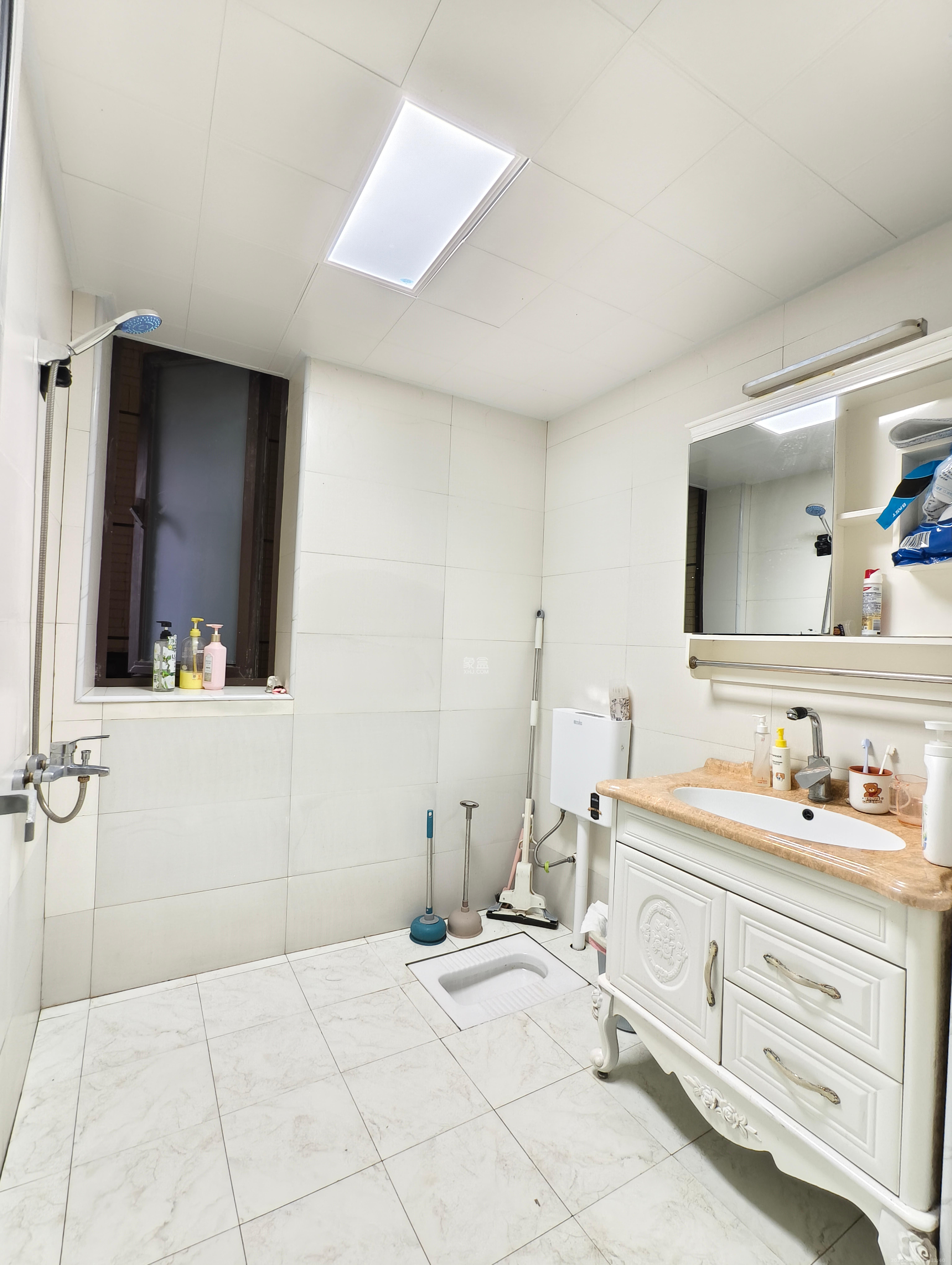 保利西海岸A区  2室1厅1卫    2500.0元/月 保利西海岸A区  2室1厅1卫    2500.0元/月室内图