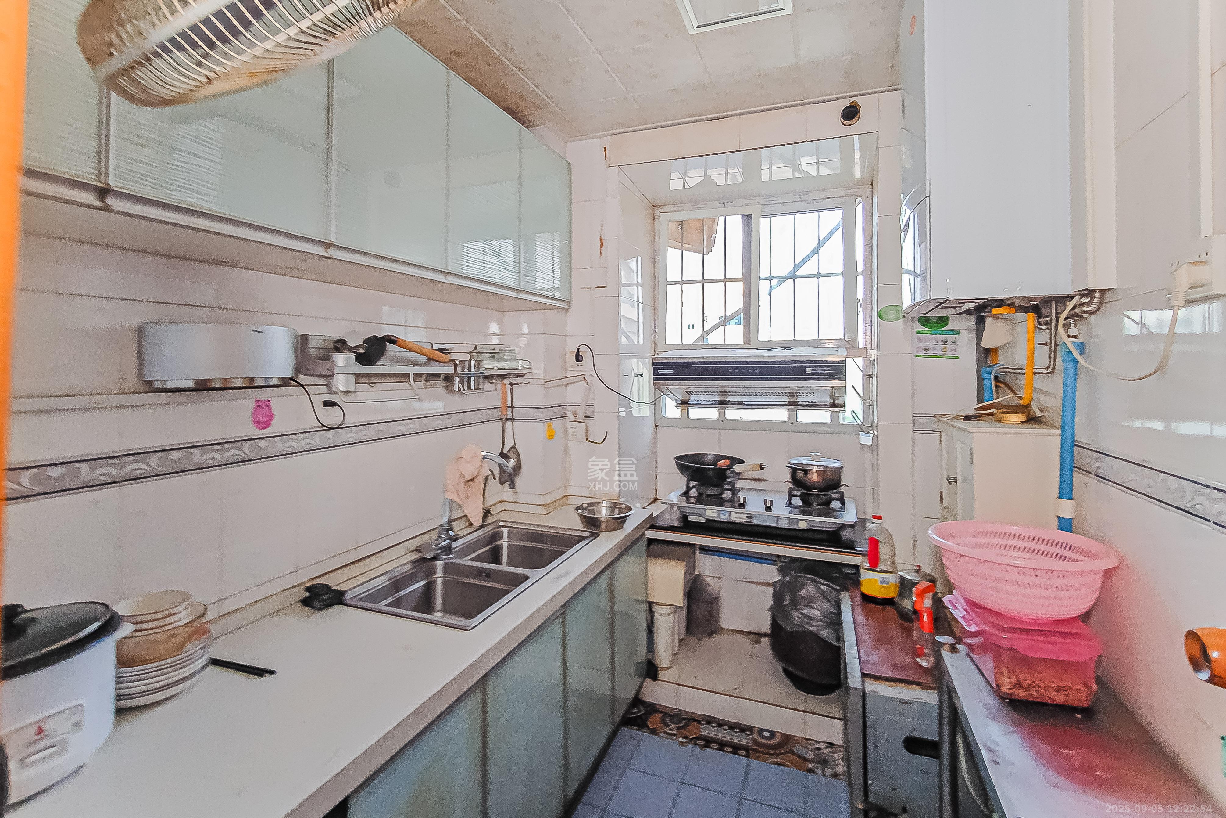 竹园公寓  3室2厅1卫    92.0万 竹园公寓  3室2厅1卫    92.0万厨房