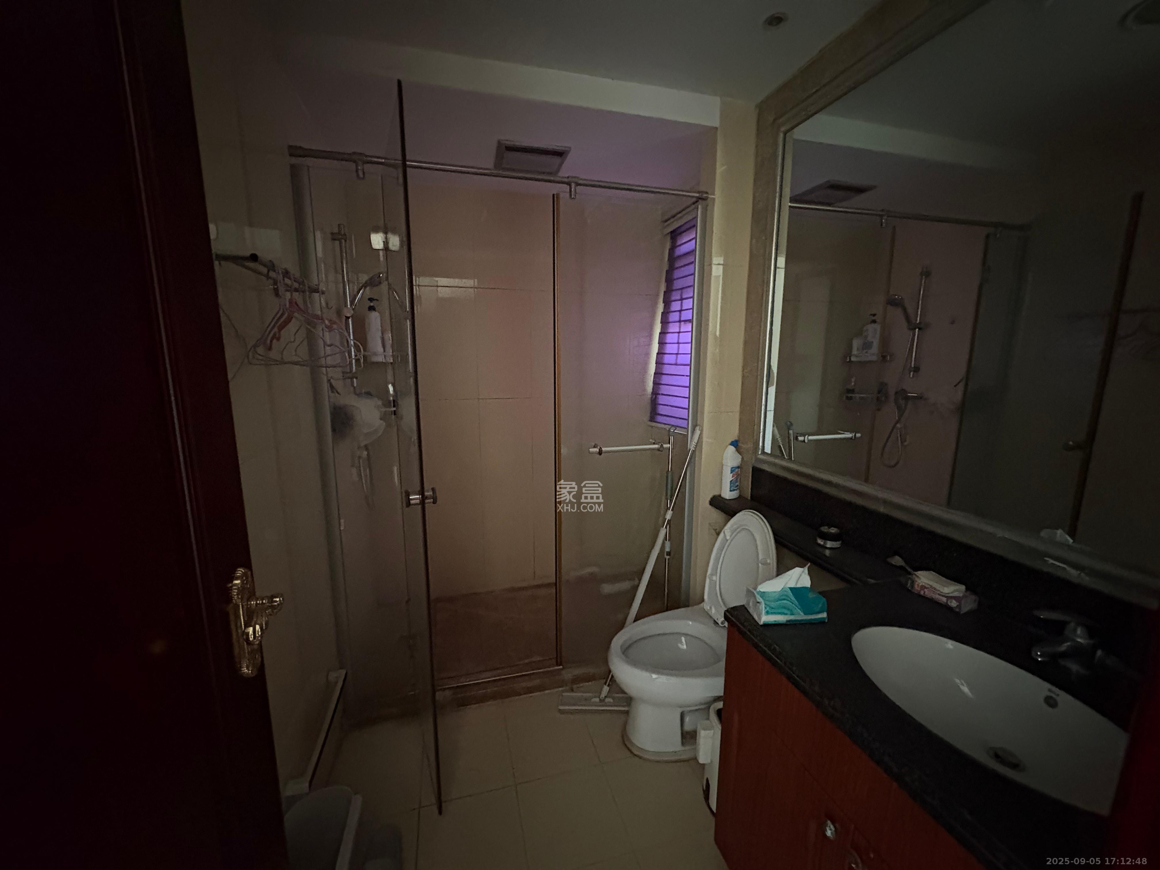 恒大雅苑 3室2厅2卫 2500.0元/月 恒大雅苑 3室2厅2卫 2500.0元/月室内图