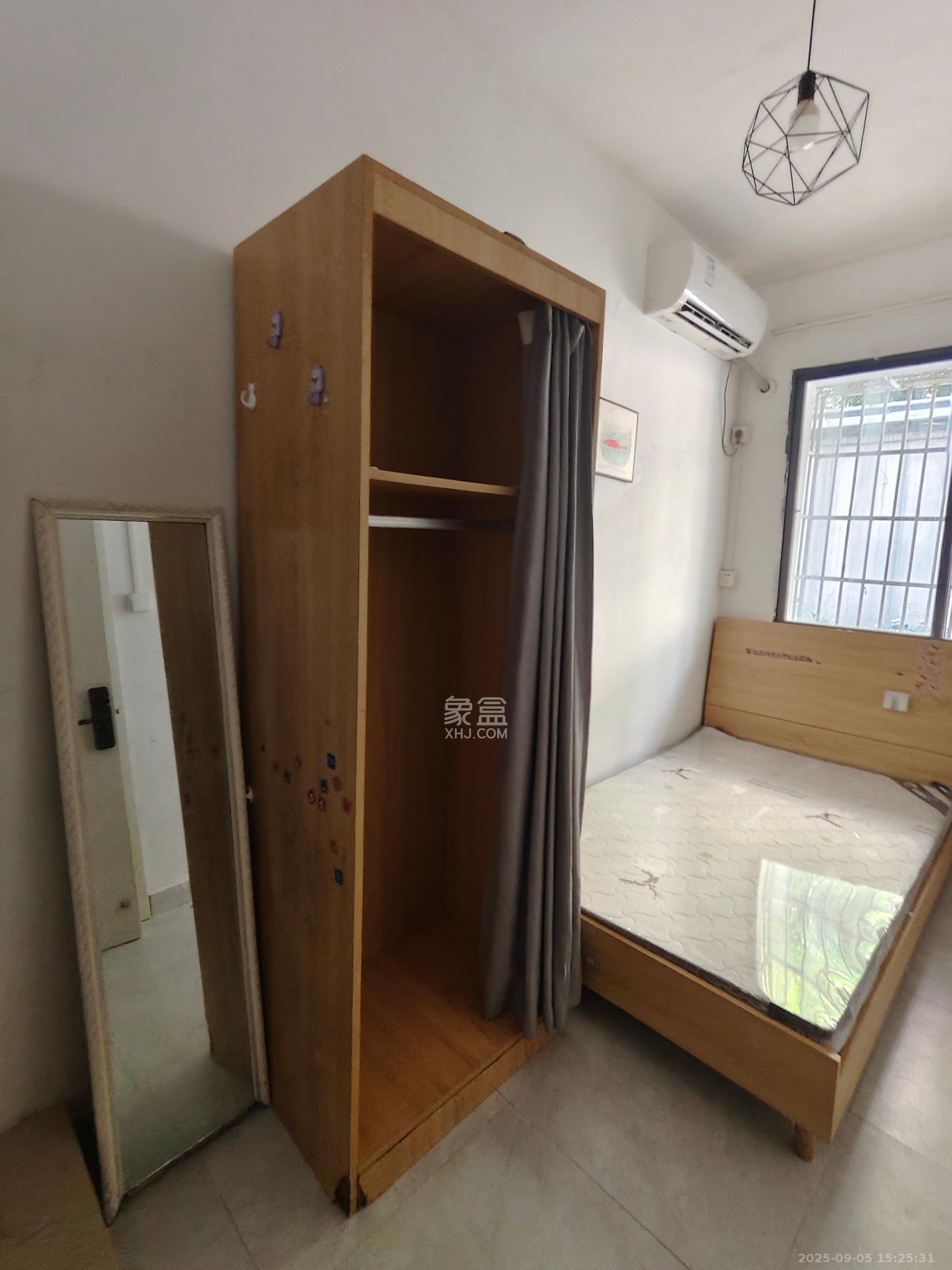 化龙池散盘 1室0厅0卫 800.0元/月 化龙池散盘 1室0厅0卫 800.0元/月室内图