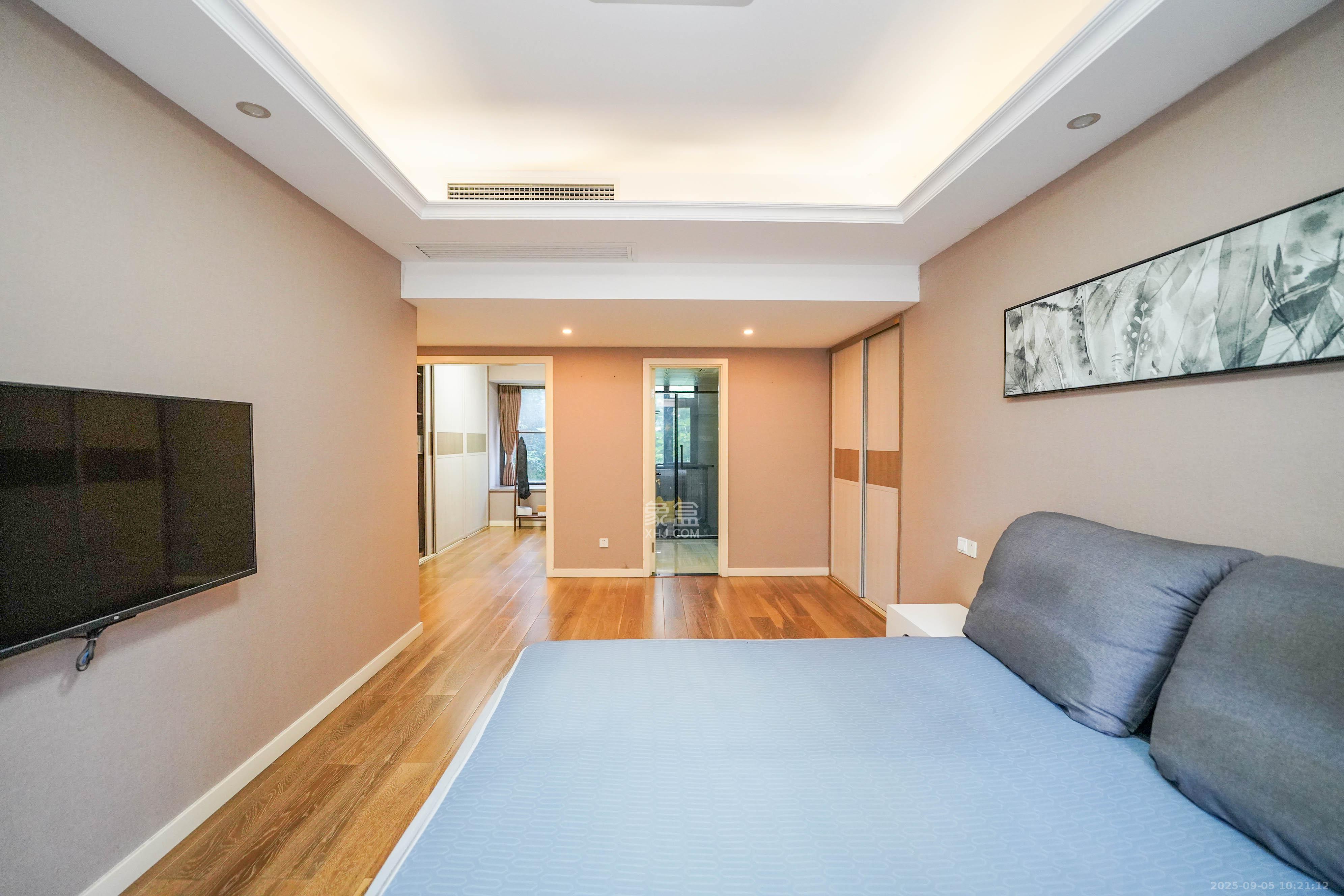 嘉华城(一期)  5室2厅2卫    220.0万 嘉华城(一期)  5室2厅2卫    220.0万卧室