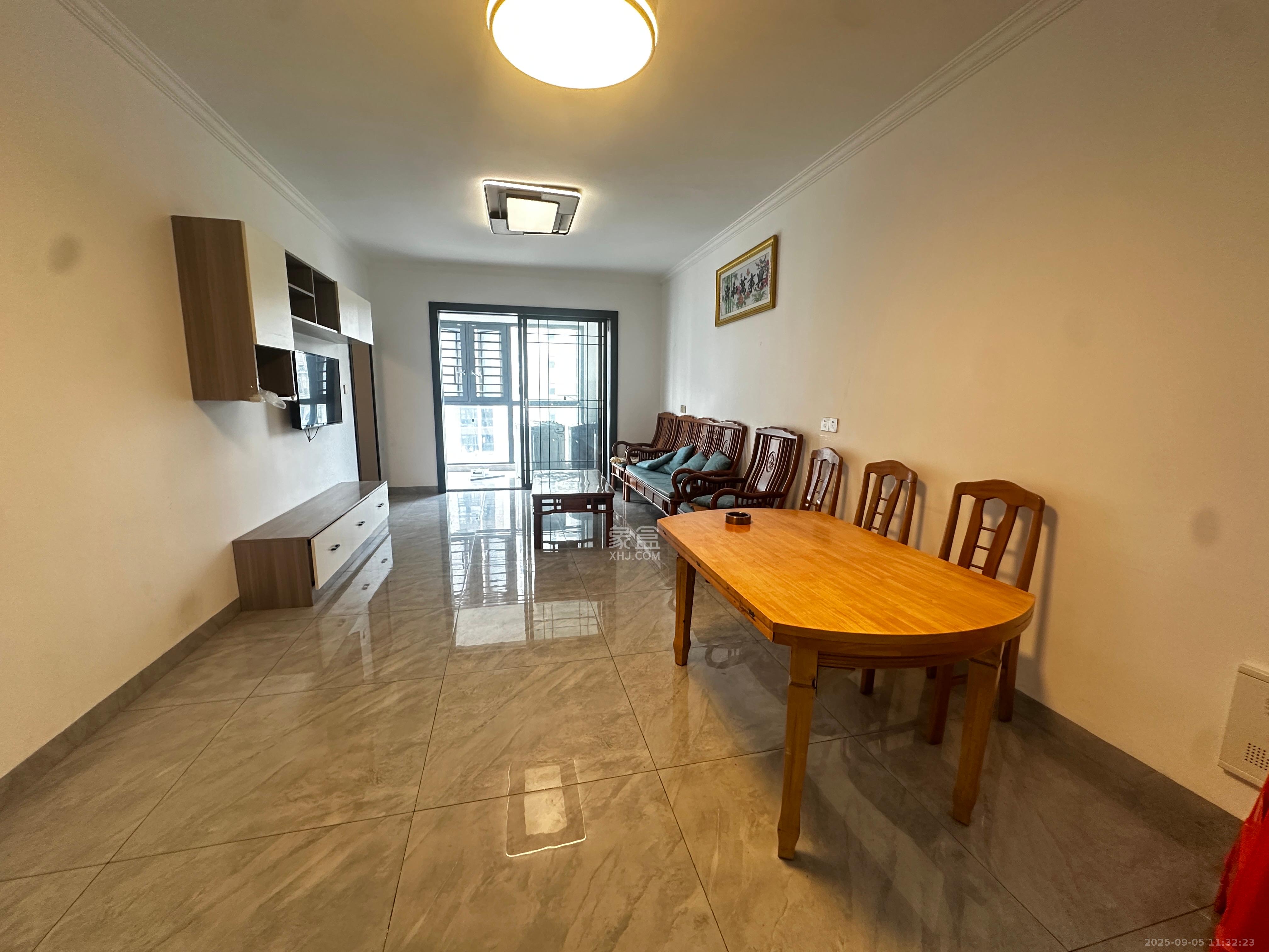 新华联梦想城 3室2厅1卫 1800.0元/月 新华联梦想城 3室2厅1卫 1800.0元/月室内图