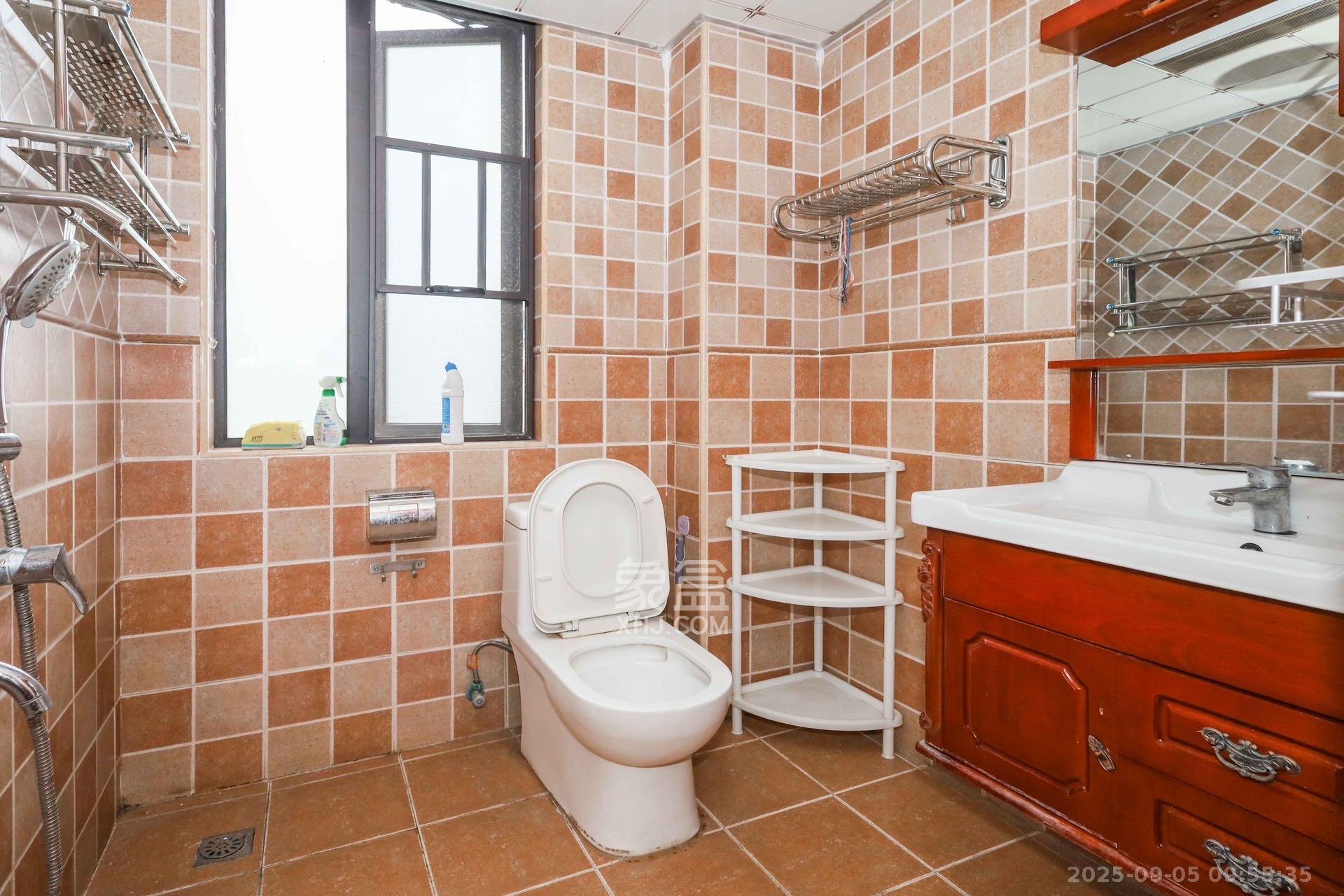 和泓梅溪四季 3室2厅2卫 2900.0元/月 和泓梅溪四季 3室2厅2卫 2900.0元/月室内图