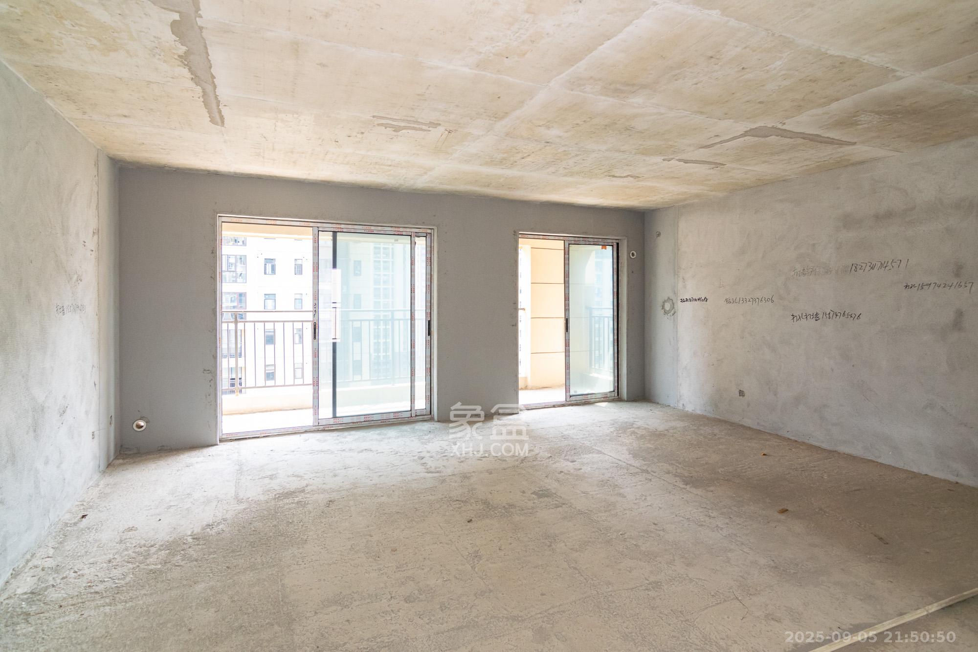 大汉汉府一期  4室2厅2卫    83.0万 大汉汉府一期  4室2厅2卫    83.0万客厅