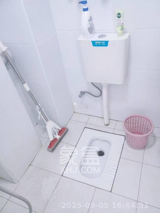 蓝山郡 1室1厅1卫 1500.0元/月 蓝山郡 1室1厅1卫 1500.0元/月室内图