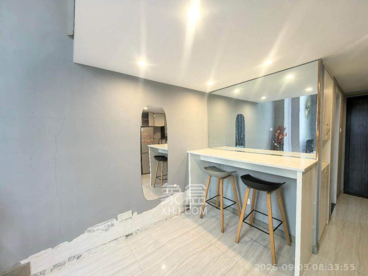 东盈商业广场(华泉城市广场)  1室1厅1卫    2300.0元/月 东盈商业广场(华泉城市广场)  1室1厅1卫    2300.0元/月室内图