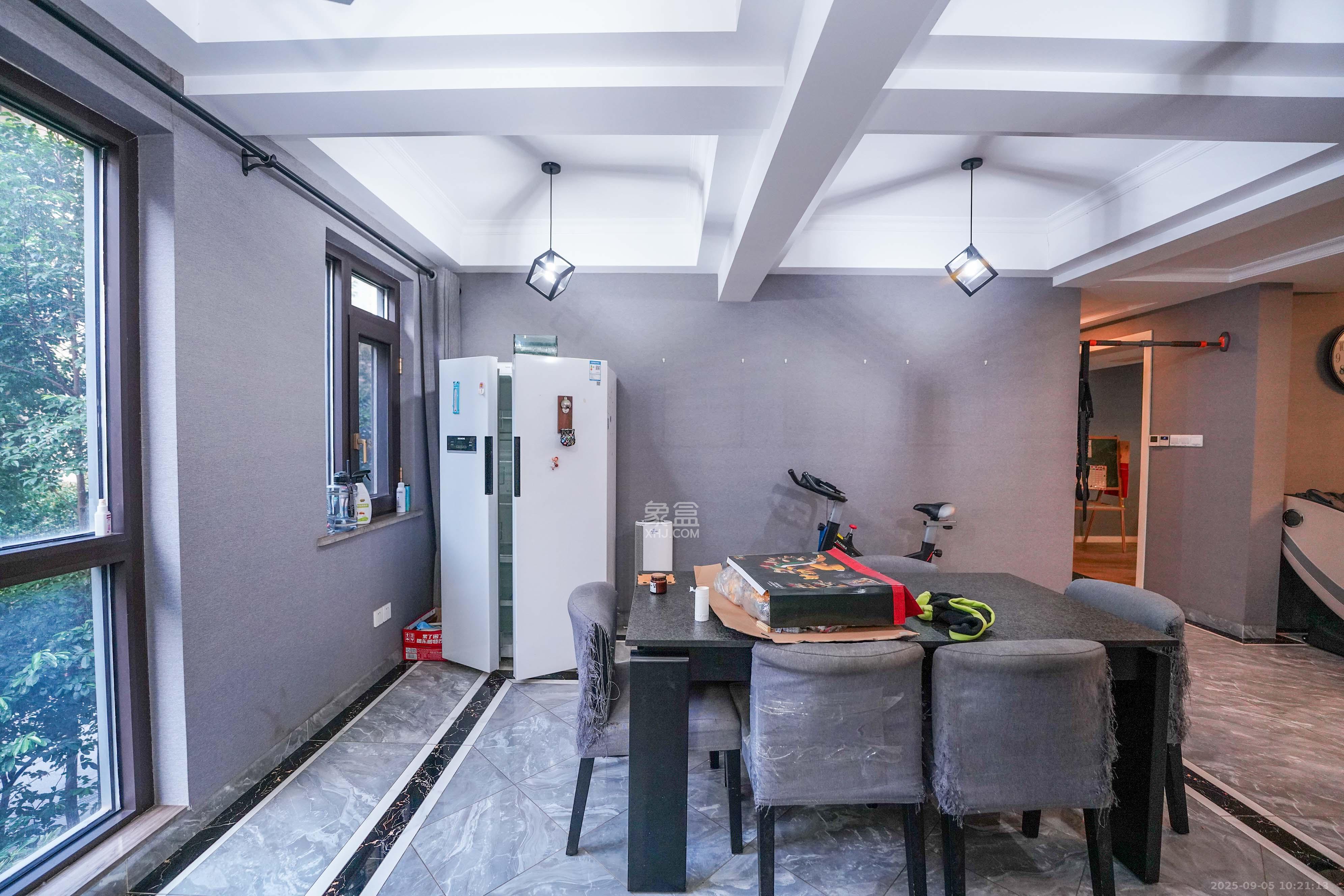 嘉华城（一期）  5室2厅2卫    220.0万客厅