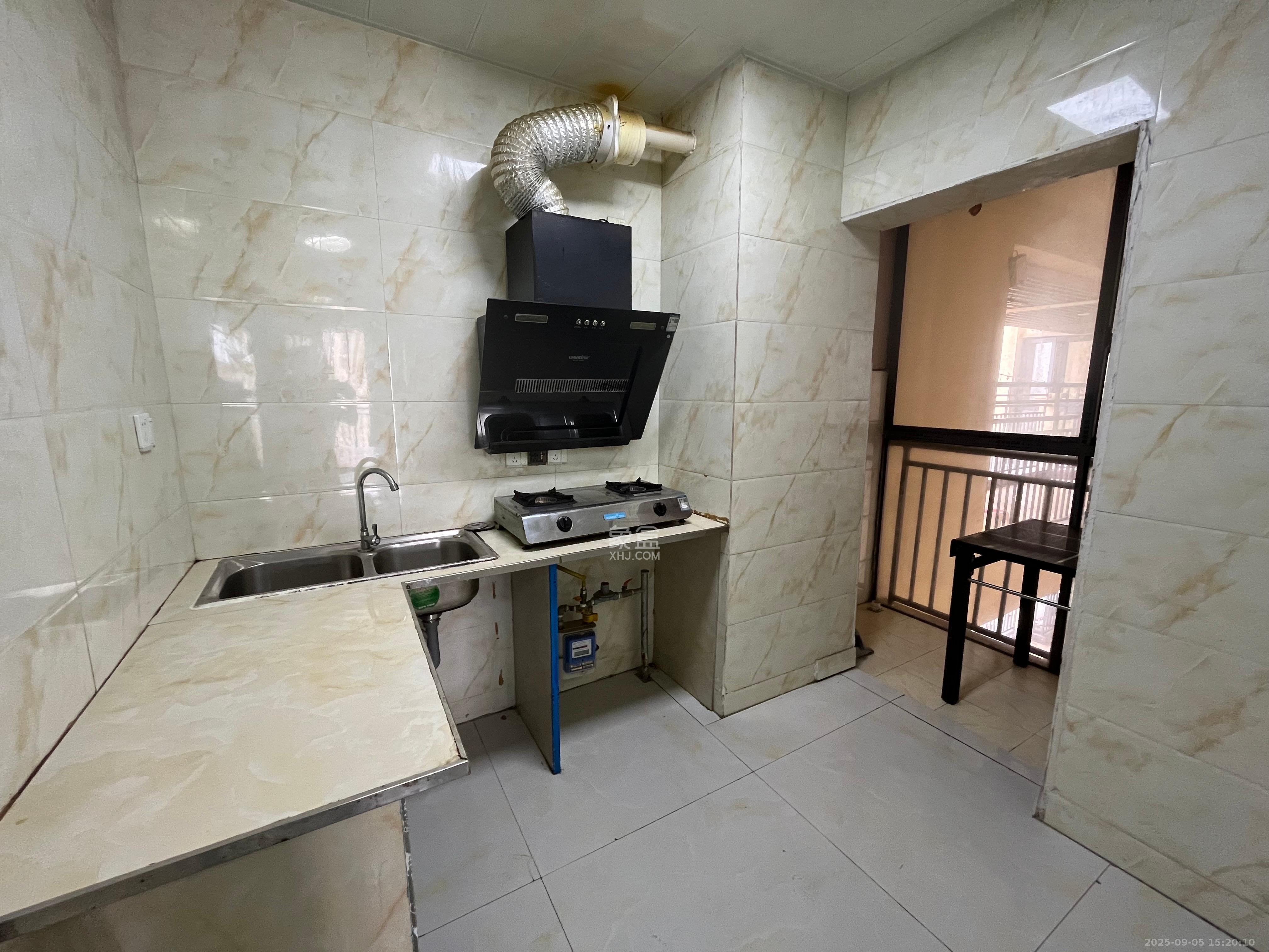 蓝光幸福满庭 3室2厅1卫 1800.0元/月 蓝光幸福满庭 3室2厅1卫 1800.0元/月室内图