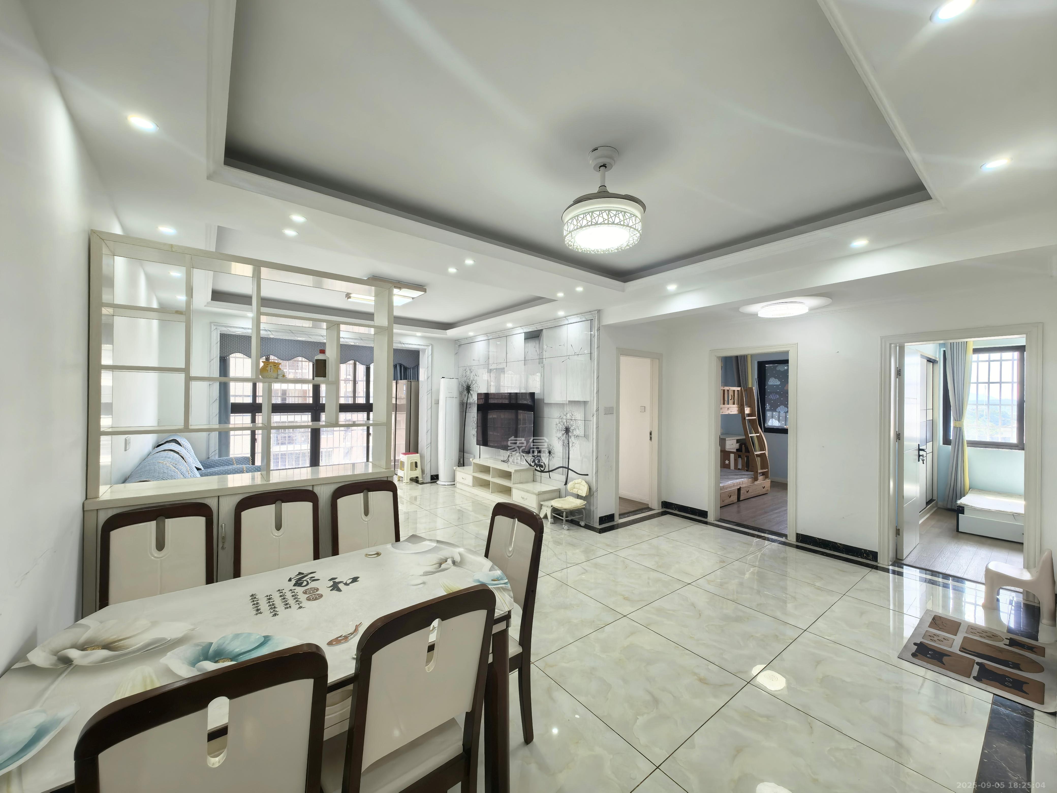 和润园一、二期 3室2厅1卫 2200.0元/月 和润园一、二期 3室2厅1卫 2200.0元/月室内图