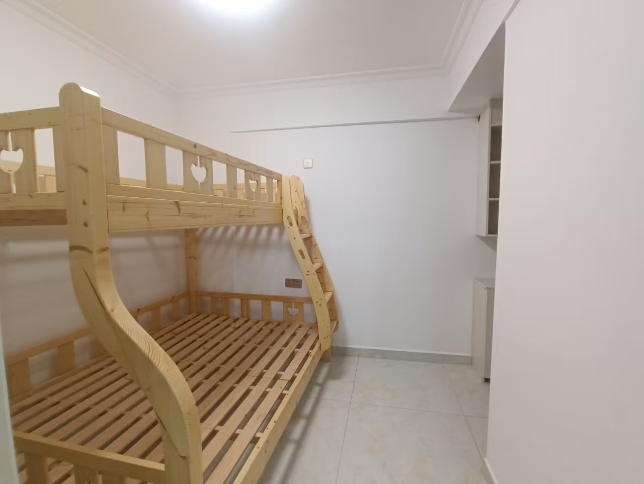 资江明珠  2室2厅1卫   1500.00元/月