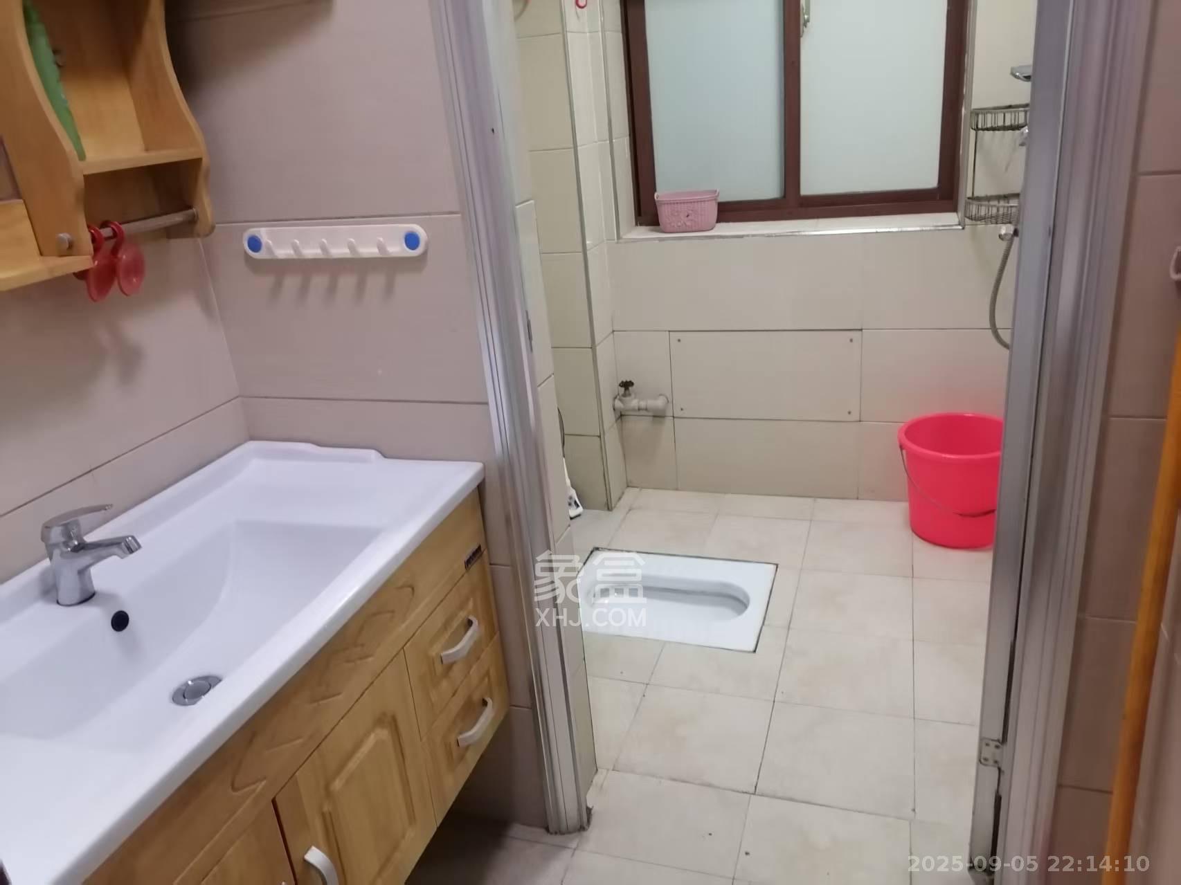 楚天中苑  3室1厅1卫    1700.0元/月 楚天中苑  3室1厅1卫    1700.0元/月室内图