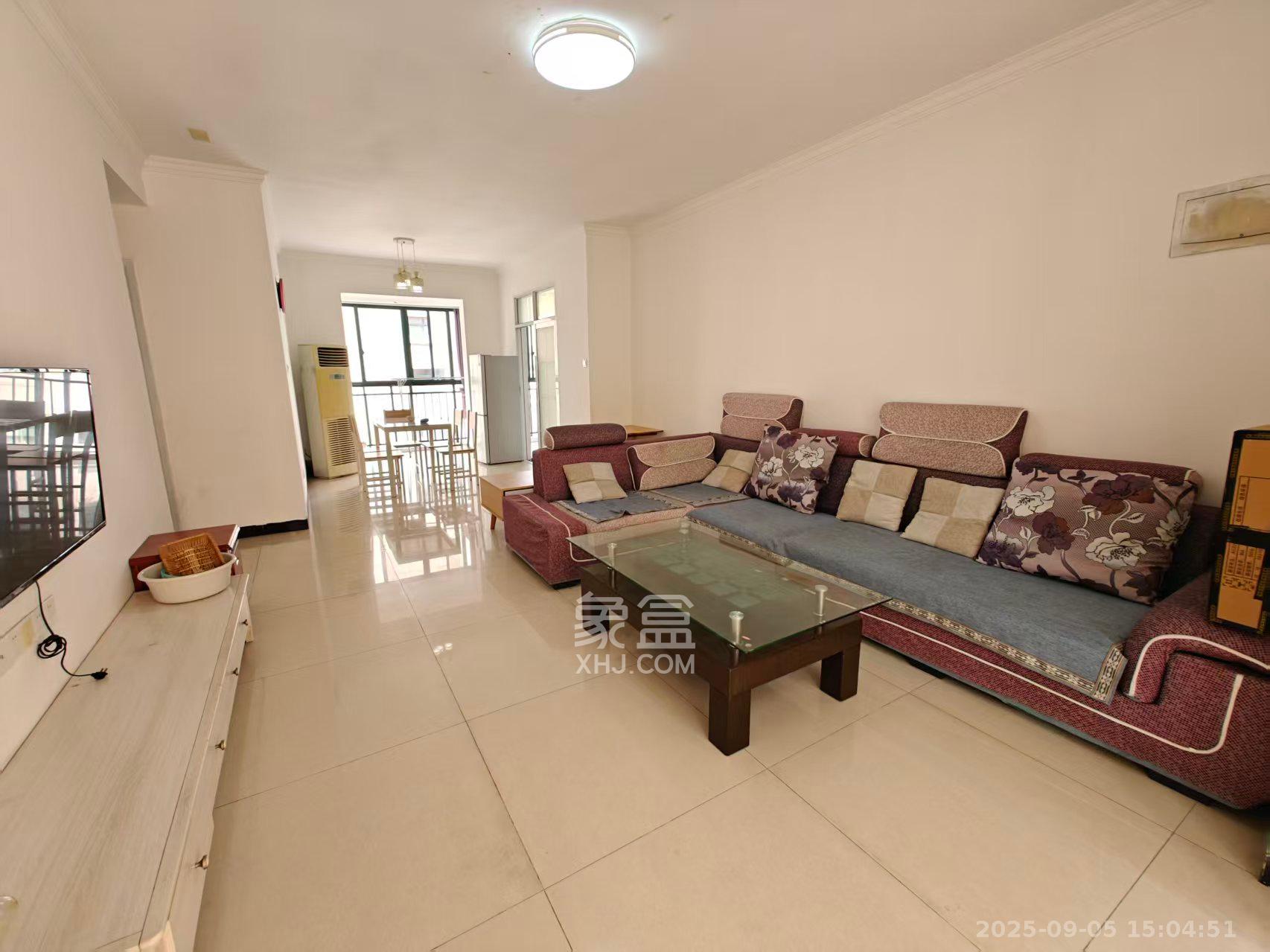 星城荣域  3室2厅1卫    2600.0元/月室内图