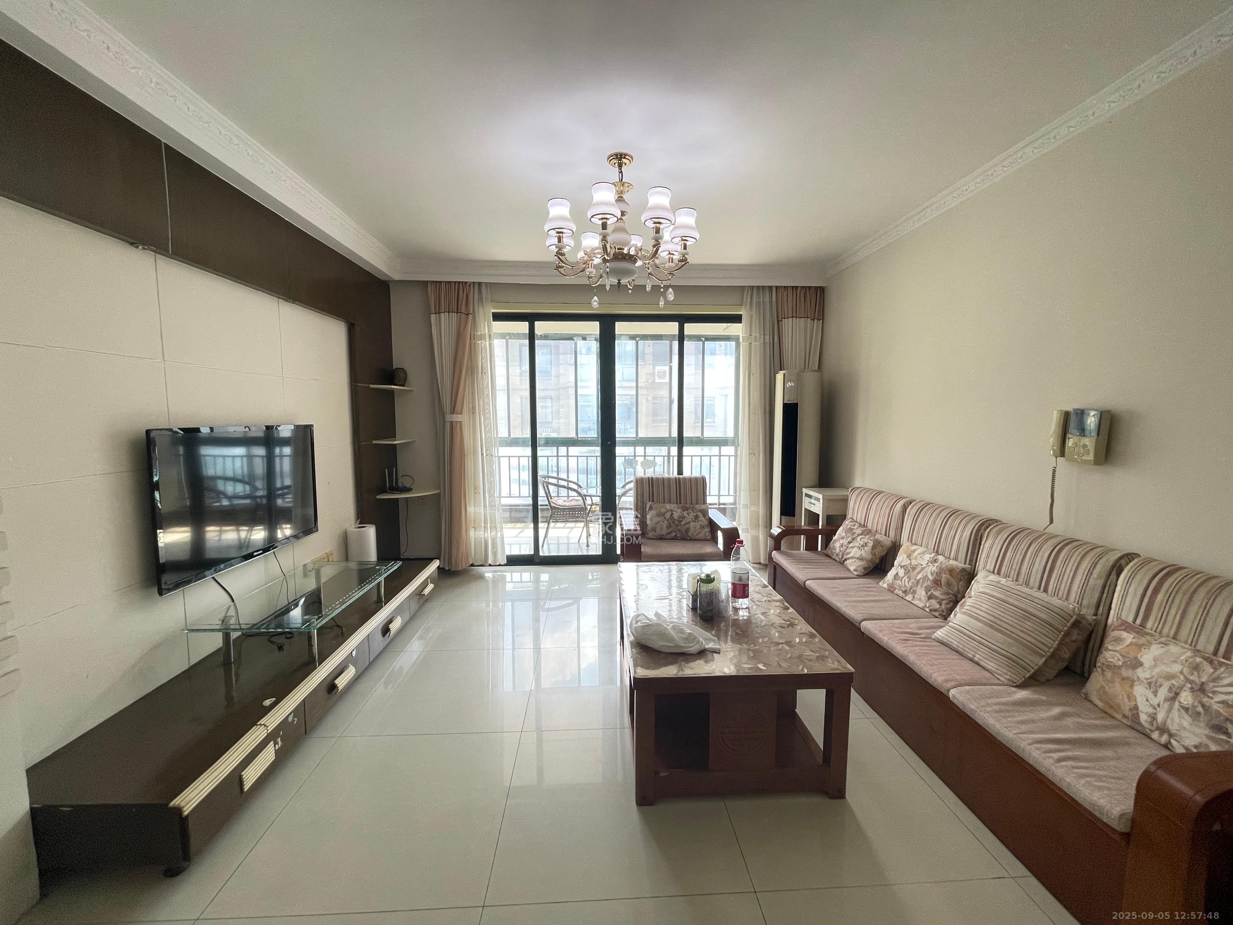 星城世家  3室2厅2卫    3500.0元/月 星城世家  3室2厅2卫    3500.0元/月