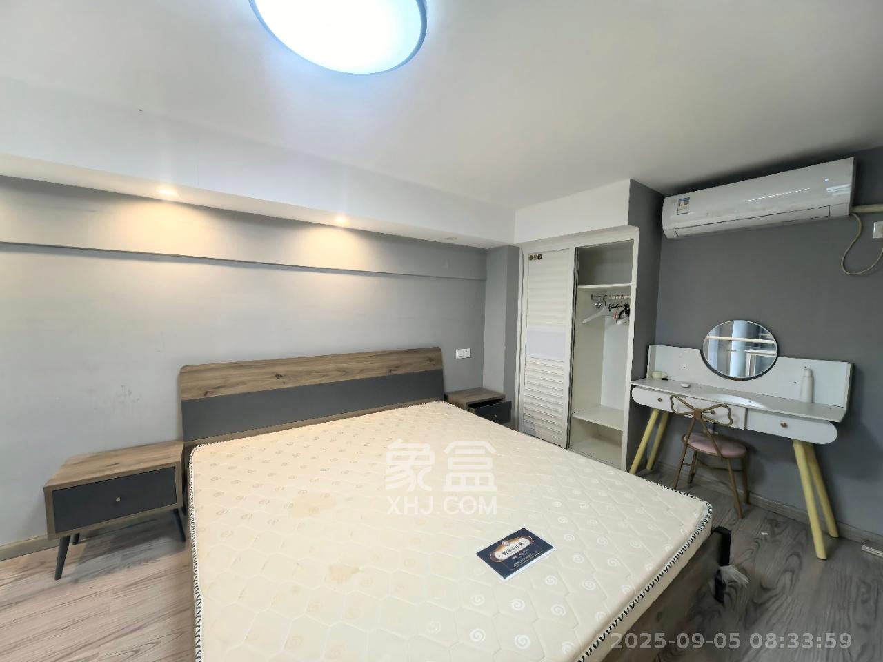 东盈商业广场(华泉城市广场)  1室1厅1卫    2300.0元/月 东盈商业广场(华泉城市广场)  1室1厅1卫    2300.0元/月室内图