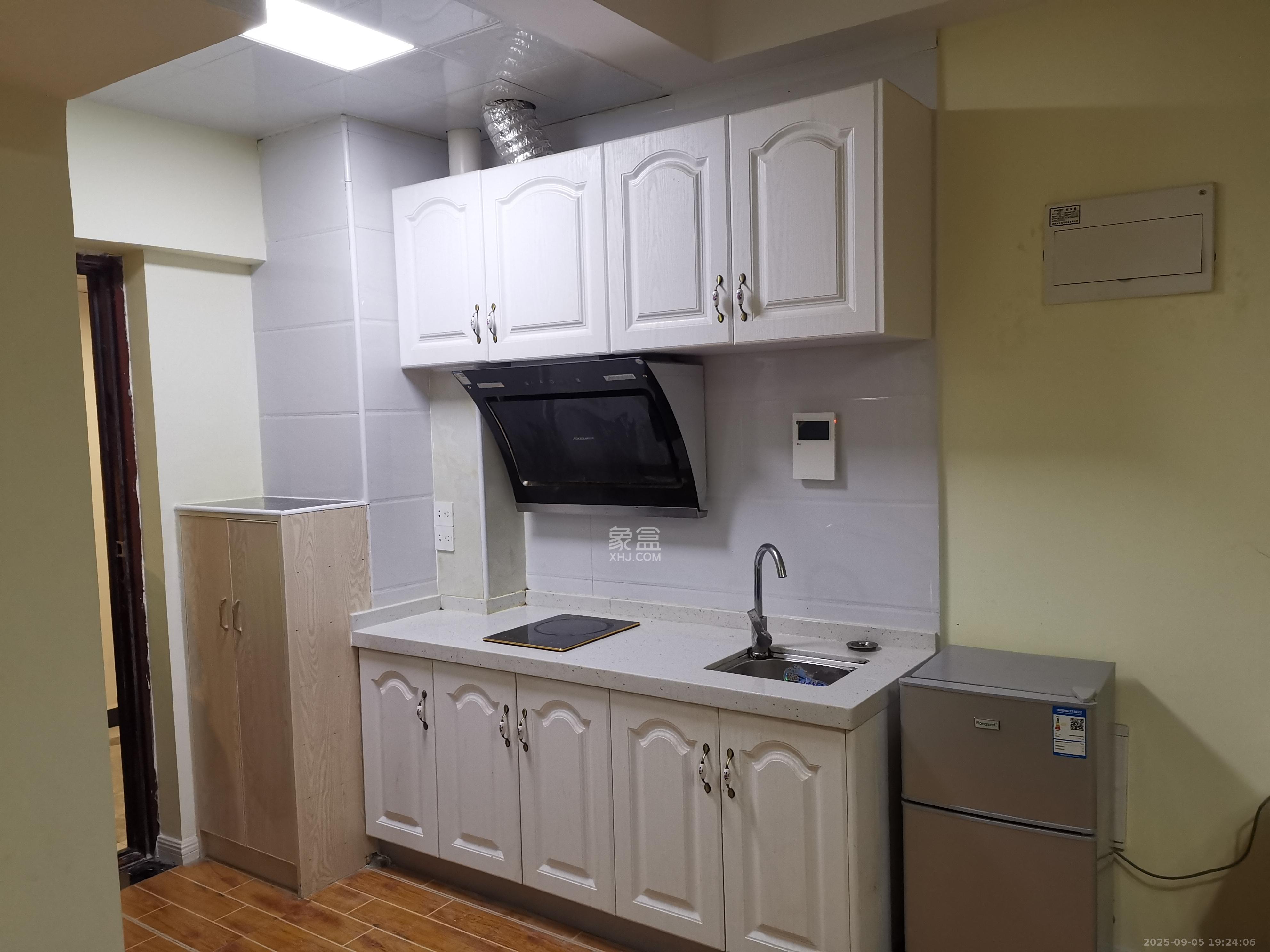 中交里城 1室1厅1卫 1680.0元/月 中交里城 1室1厅1卫 1680.0元/月室内图