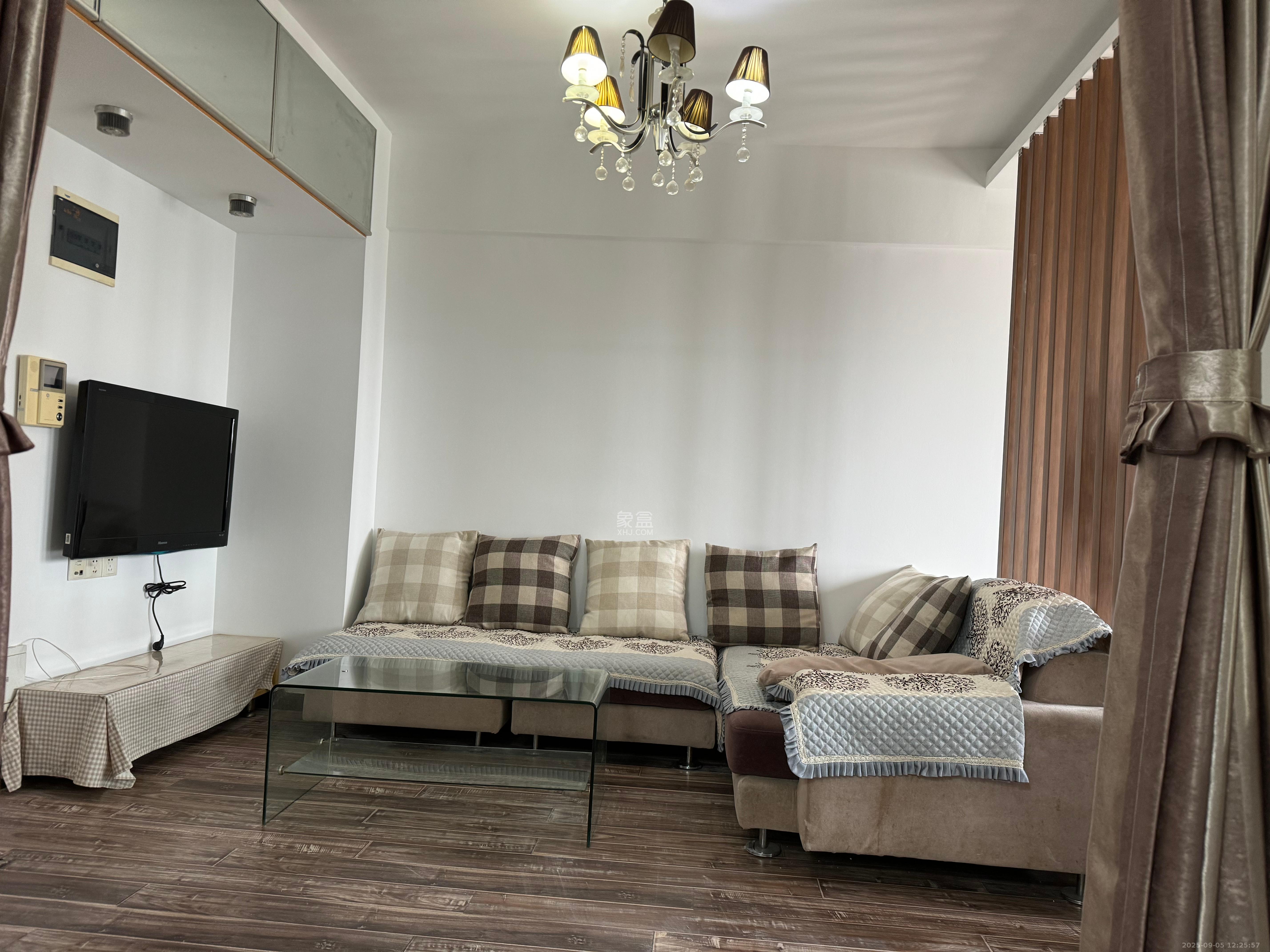 上海城小区  1室1厅1卫    1400.0元/月 上海城小区  1室1厅1卫    1400.0元/月