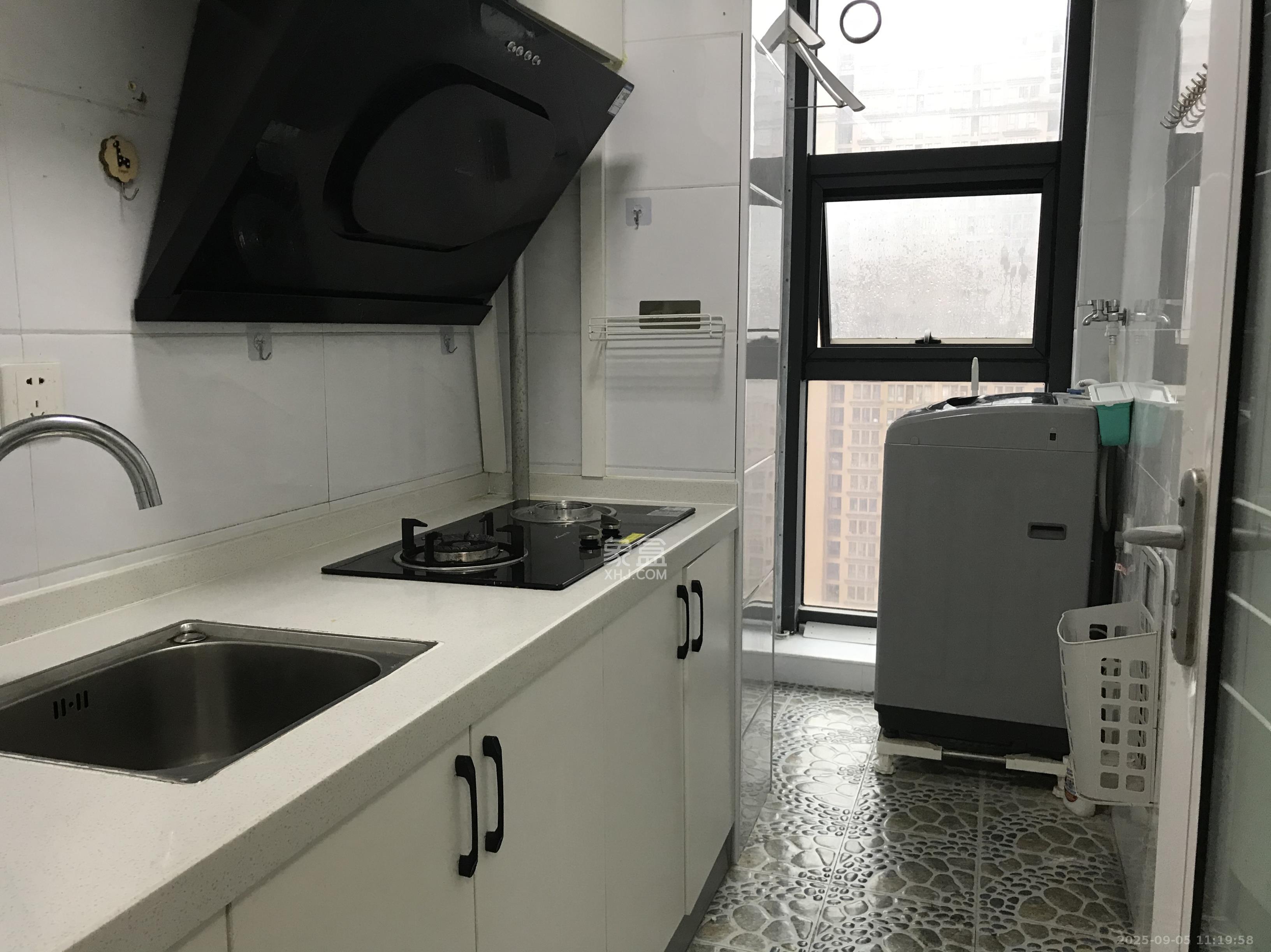 第六都（陆都小区）  1室1厅1卫    1800.0元/月室内图