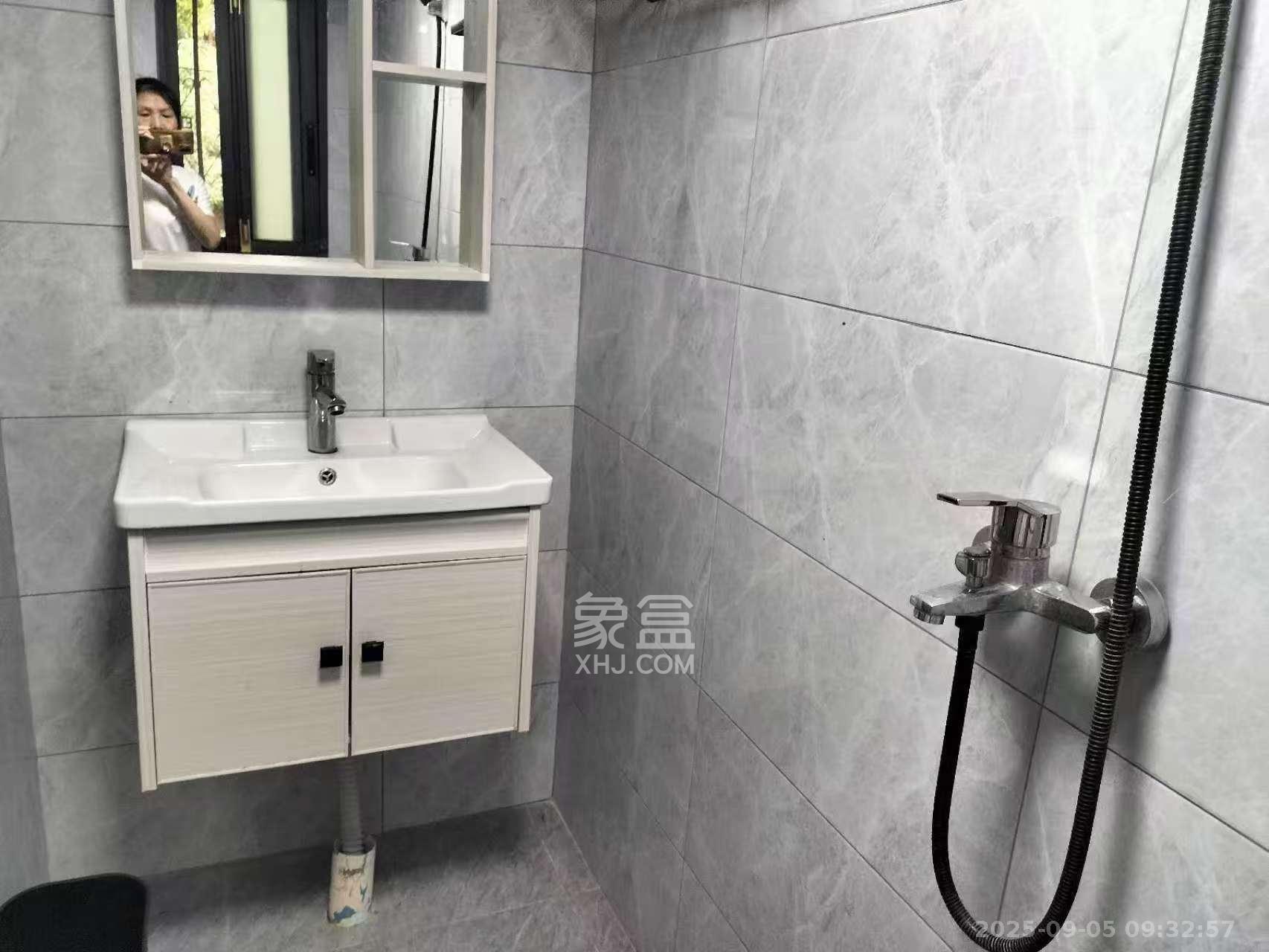 桔园小区1-8片 2室1厅1卫 1400.0元/月 桔园小区1-8片 2室1厅1卫 1400.0元/月室内图