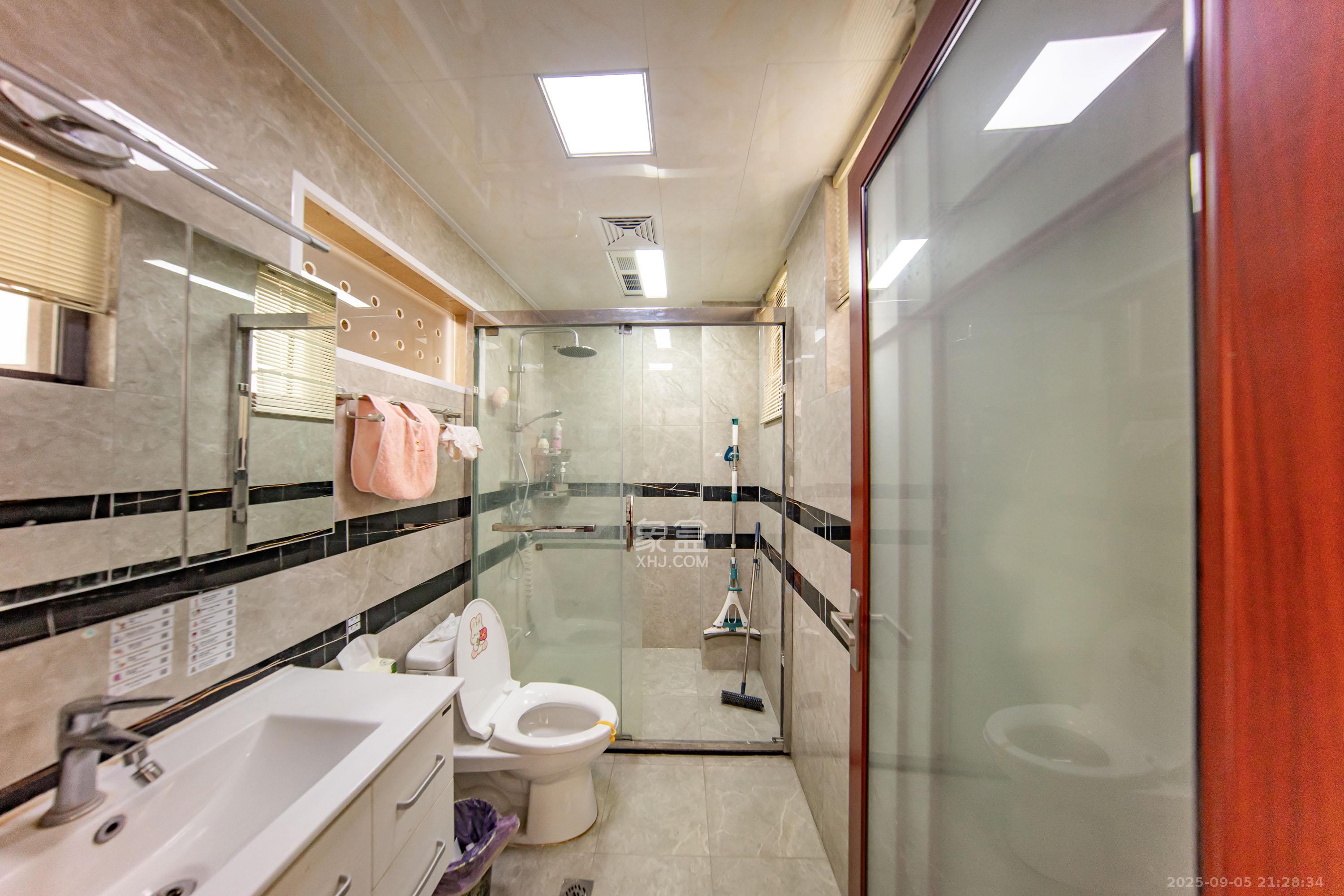 汀湘十里  5室2厅4卫    538.0万 汀湘十里  5室2厅4卫    538.0万卫生间