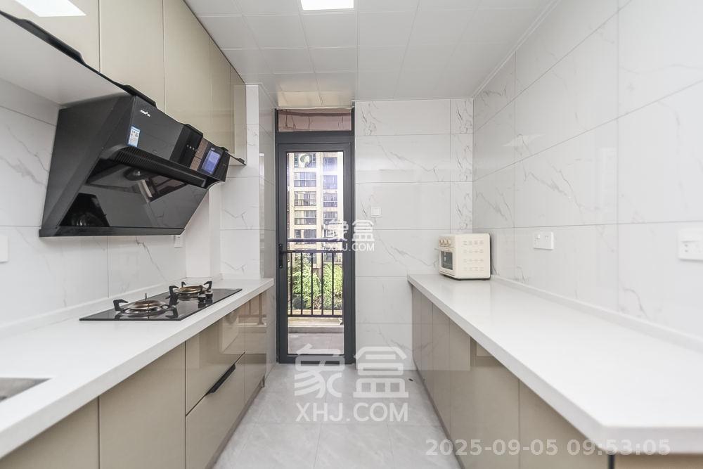 金域南外滩(望江佳园) 3室2厅2卫 4500.0元/月 金域南外滩(望江佳园) 3室2厅2卫 4500.0元/月室内图